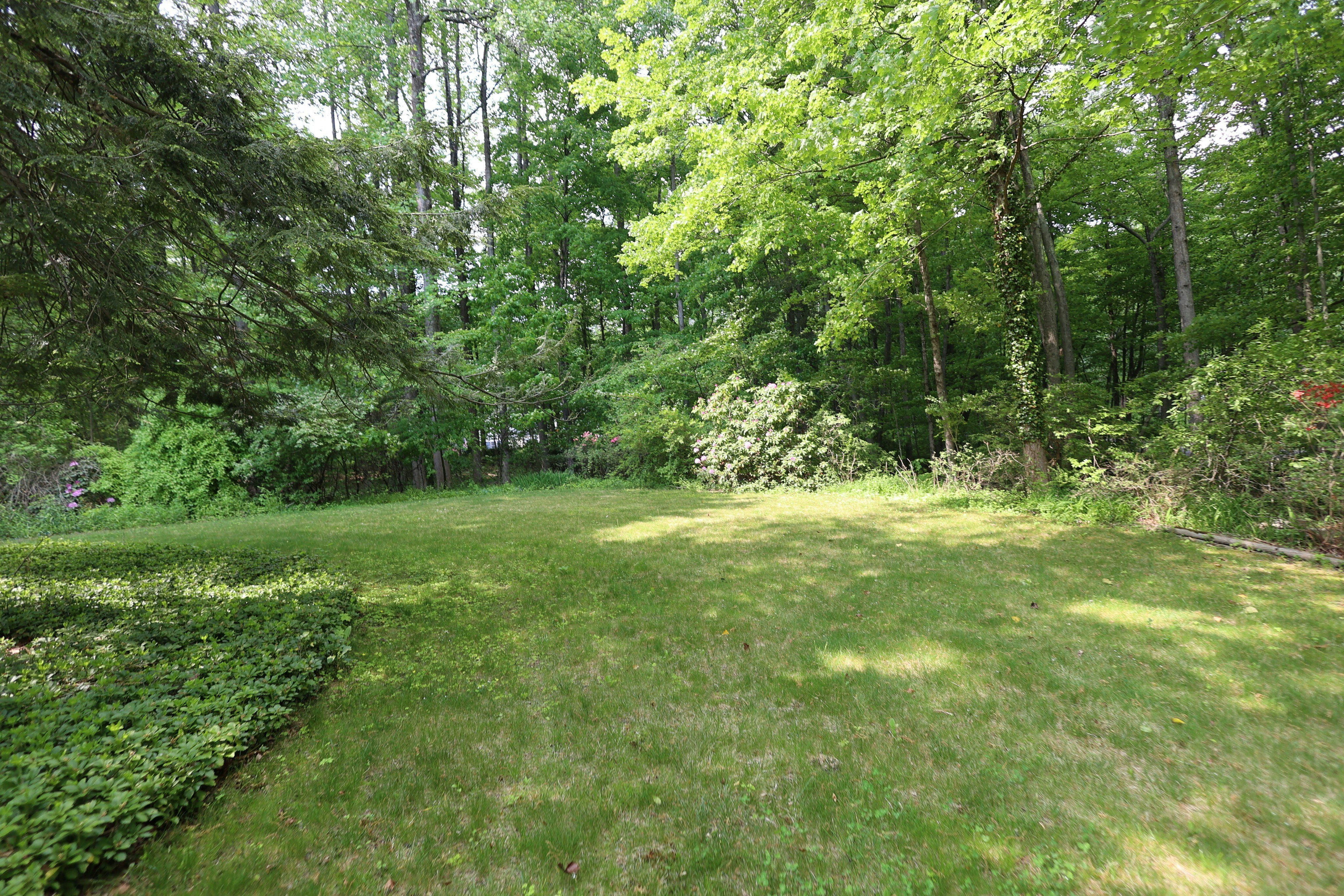  Classic New England Colonial - 物件實景