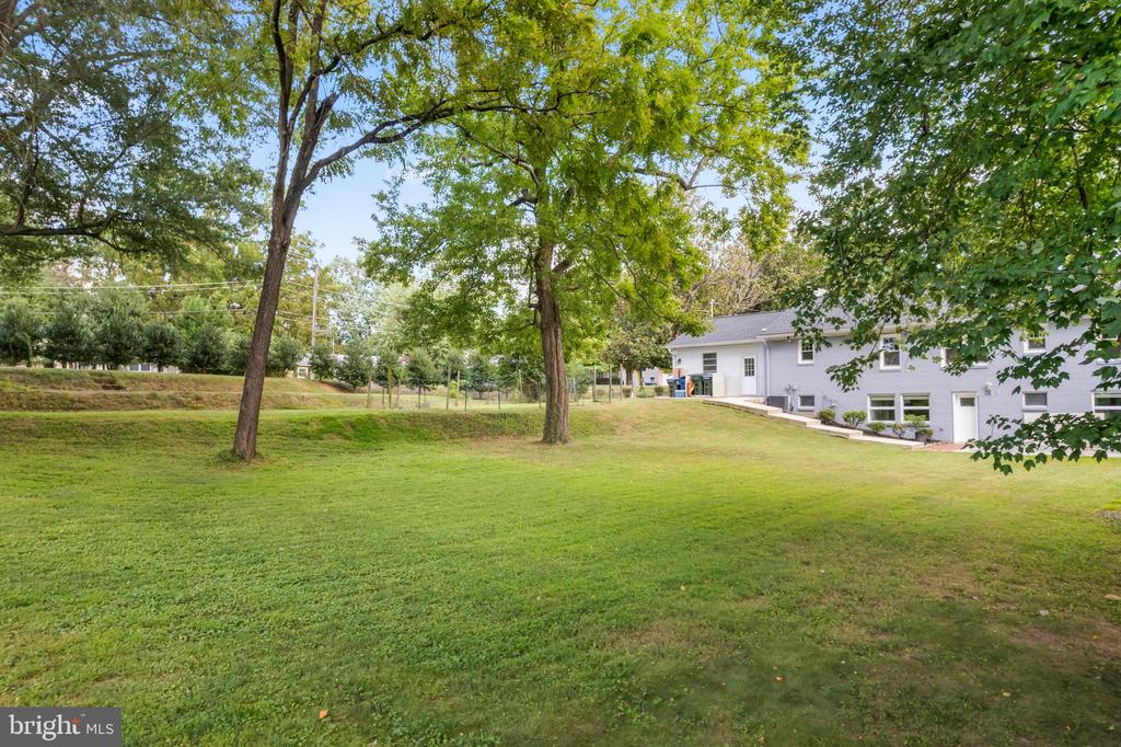 Falls Church, Virginia, 22043, United States, 5 Bedrooms Bedrooms, ,3 BathroomsBathrooms,Residential,For Sale,1977846