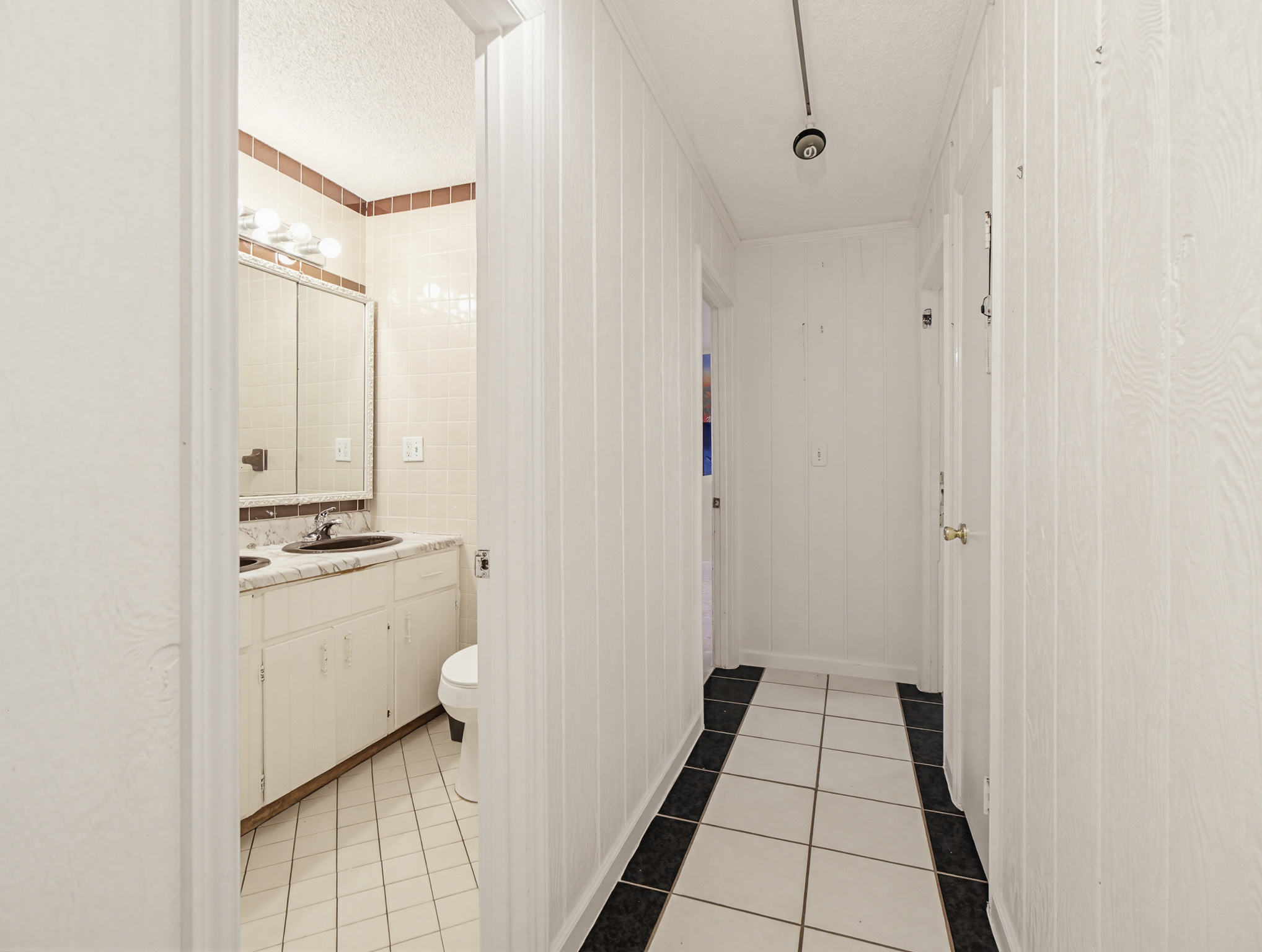 Pensacola, Florida, 32526, United States, 4 Bedrooms Bedrooms, ,5 BathroomsBathrooms,Residential,For Sale,2030758