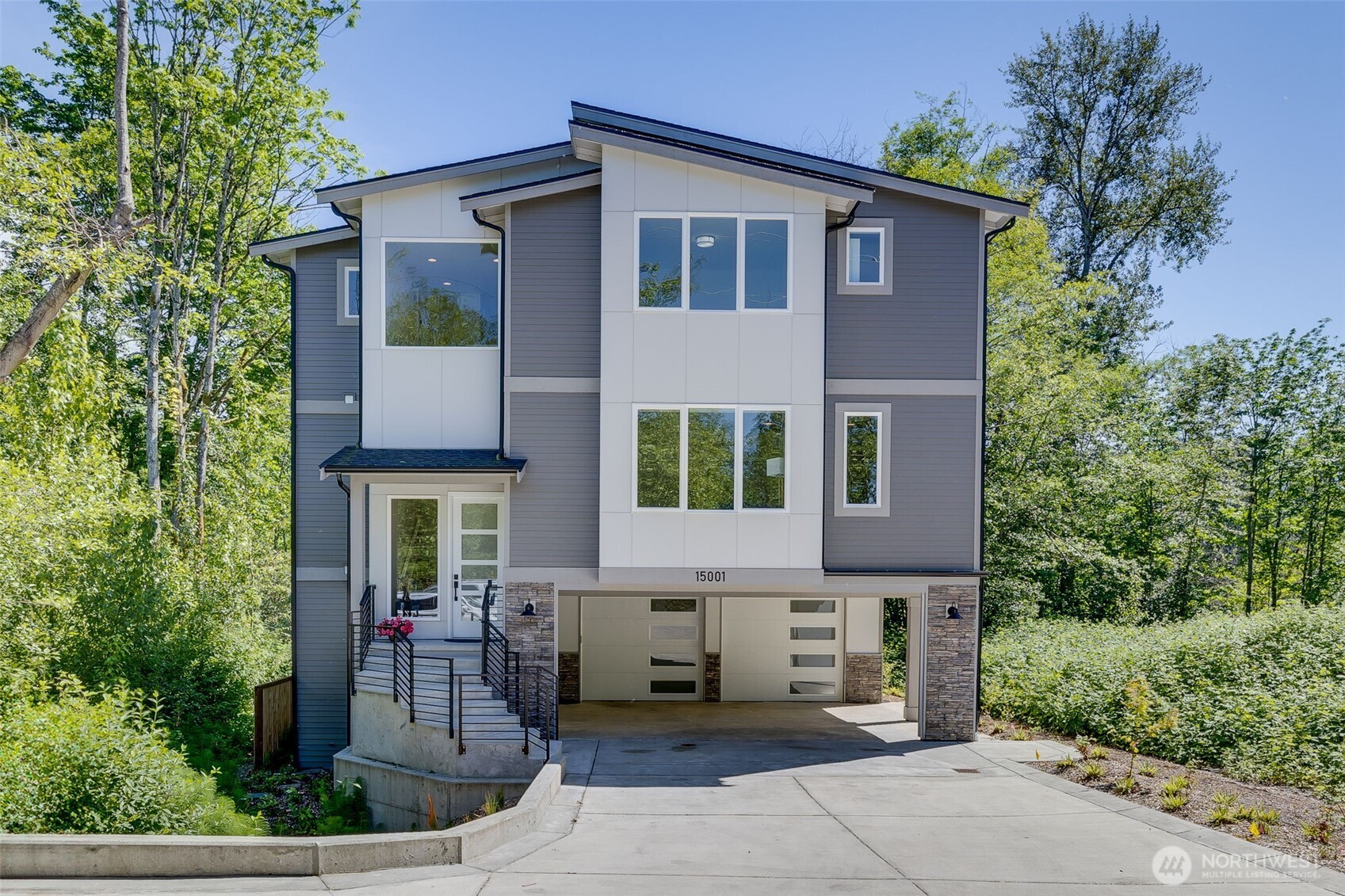 Bellevue, Washington, 98007, United States, 5 Bedrooms Bedrooms, ,4 BathroomsBathrooms,Residential,For Sale,1836661