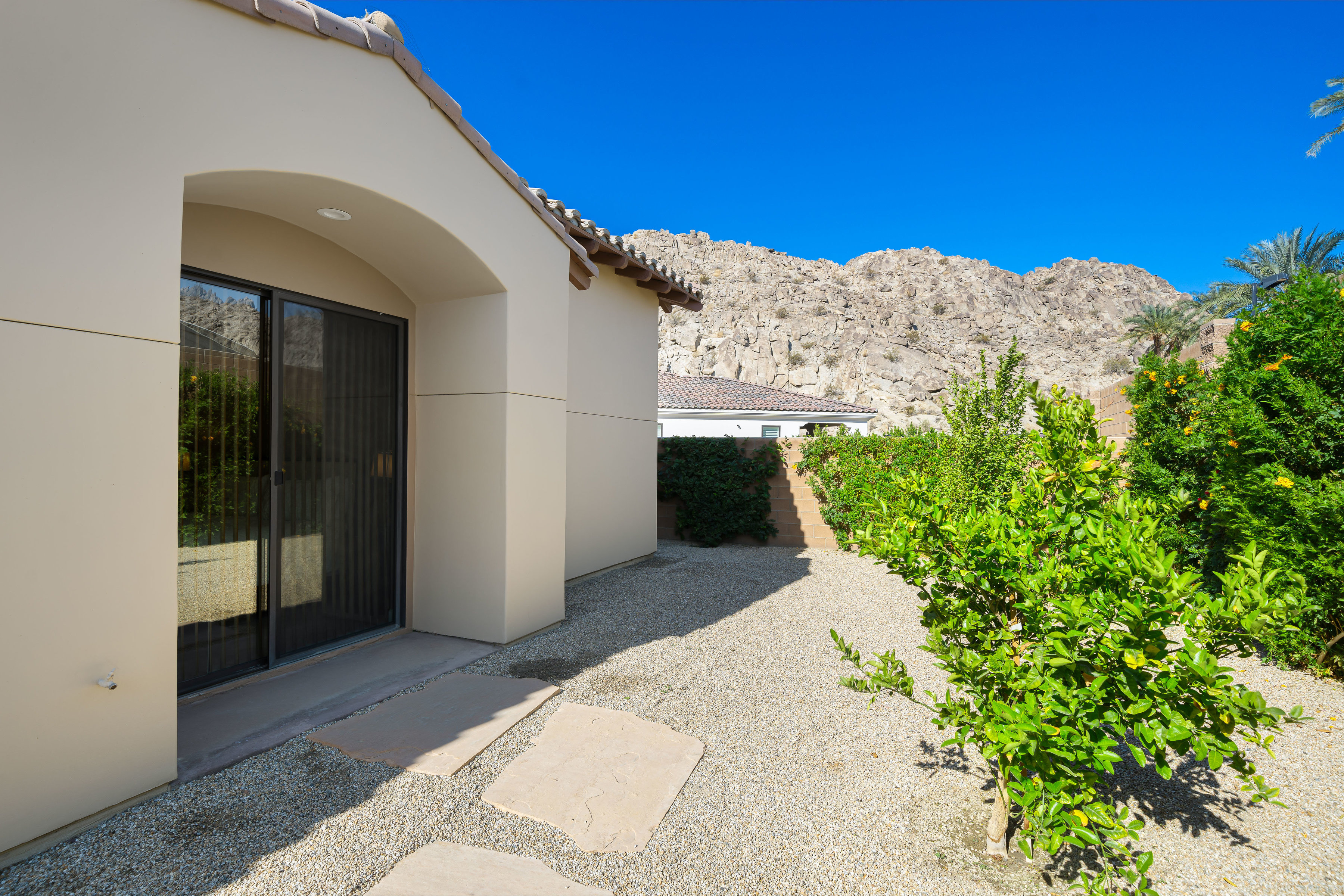  South Facing Gated La Quinta Pool Home - 物件實景