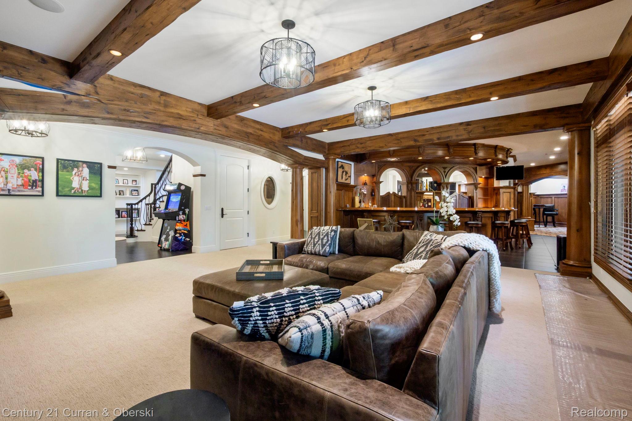 South Lyon, Michigan, 48178, United States, 6 Bedrooms Bedrooms, ,8 BathroomsBathrooms,Residential,For Sale,1914337
