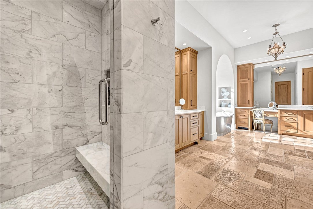 Fayetteville, Arkansas, 72704, United States, 4 Bedrooms Bedrooms, ,5 BathroomsBathrooms,Residential,For Sale,1993299