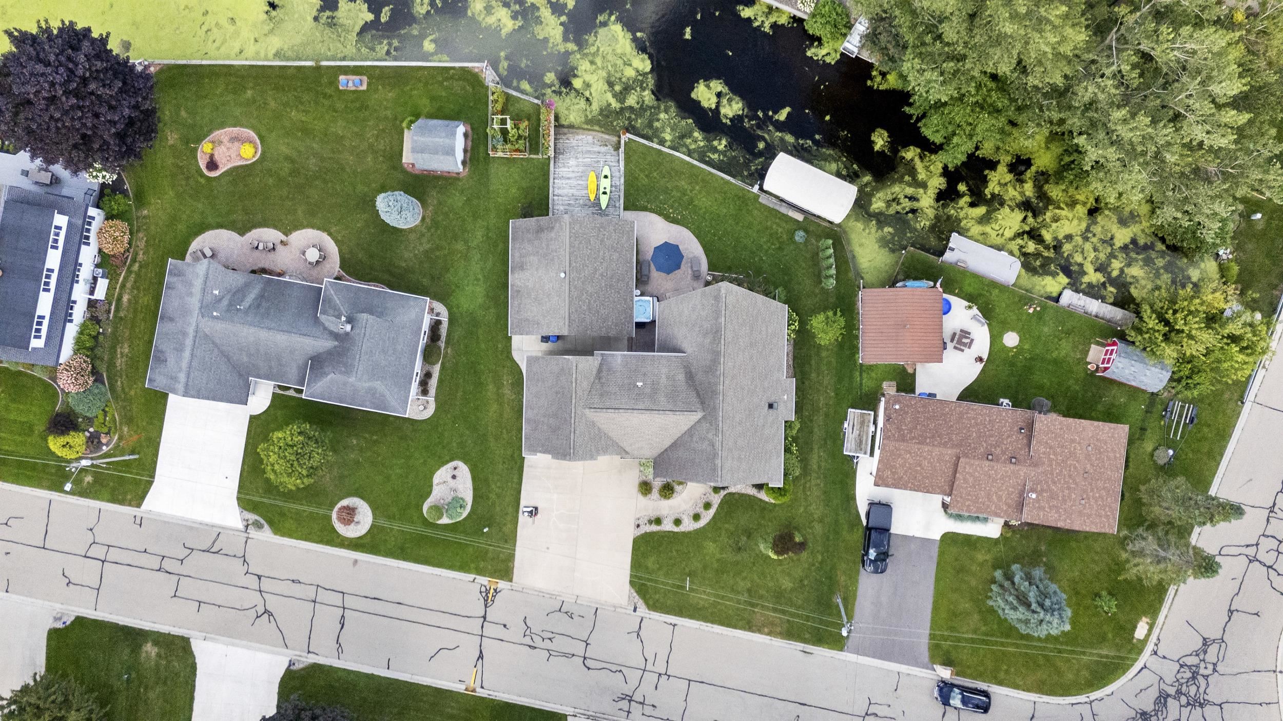 Winneconne, Wisconsin, 54986, United States, 3 Bedrooms Bedrooms, ,4 BathroomsBathrooms,Residential,For Sale,1944874