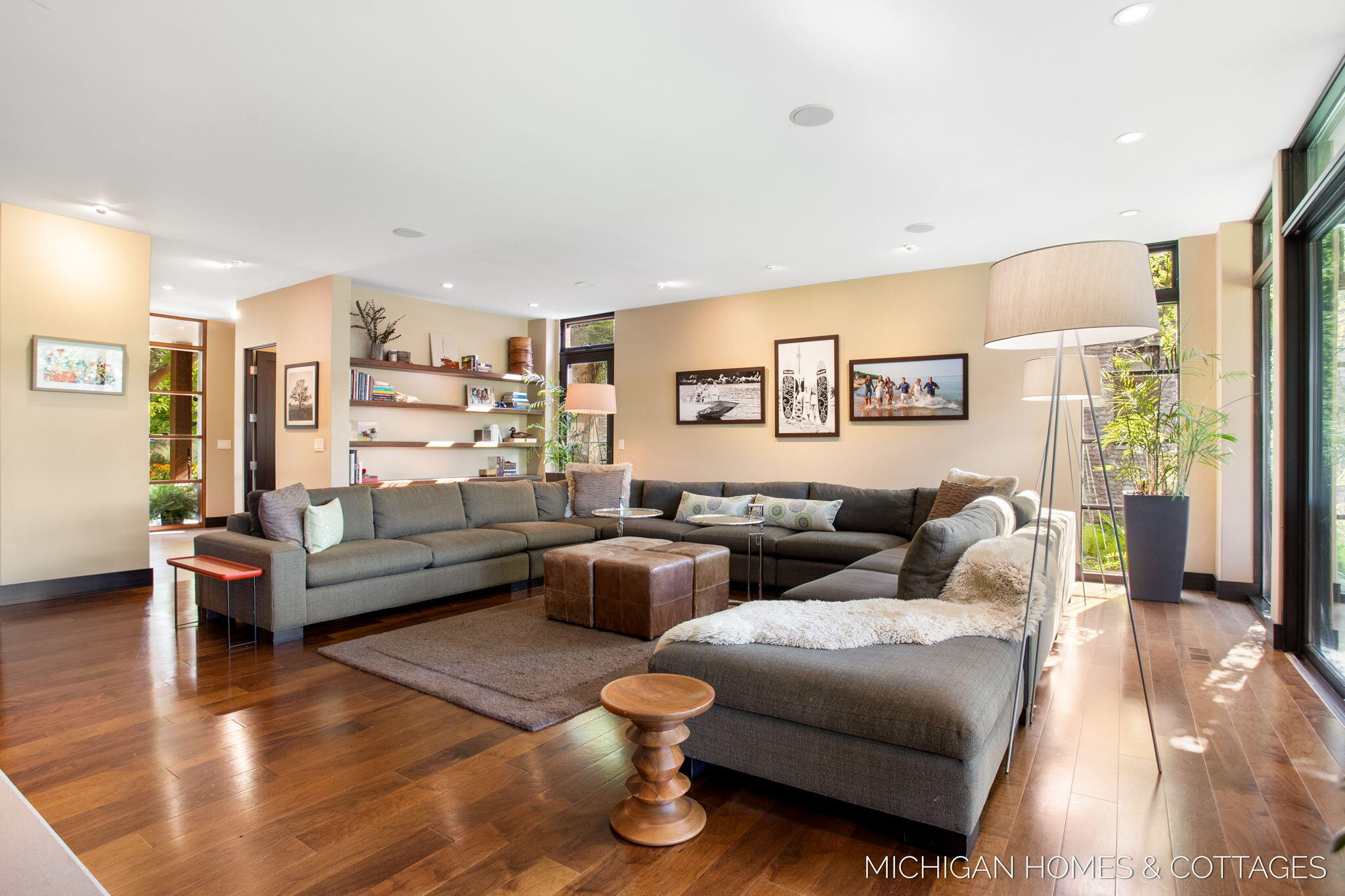 Saugatuck, Michigan, 49453, United States, 5 Bedrooms Bedrooms, ,4 BathroomsBathrooms,Residential,For Sale,1940964