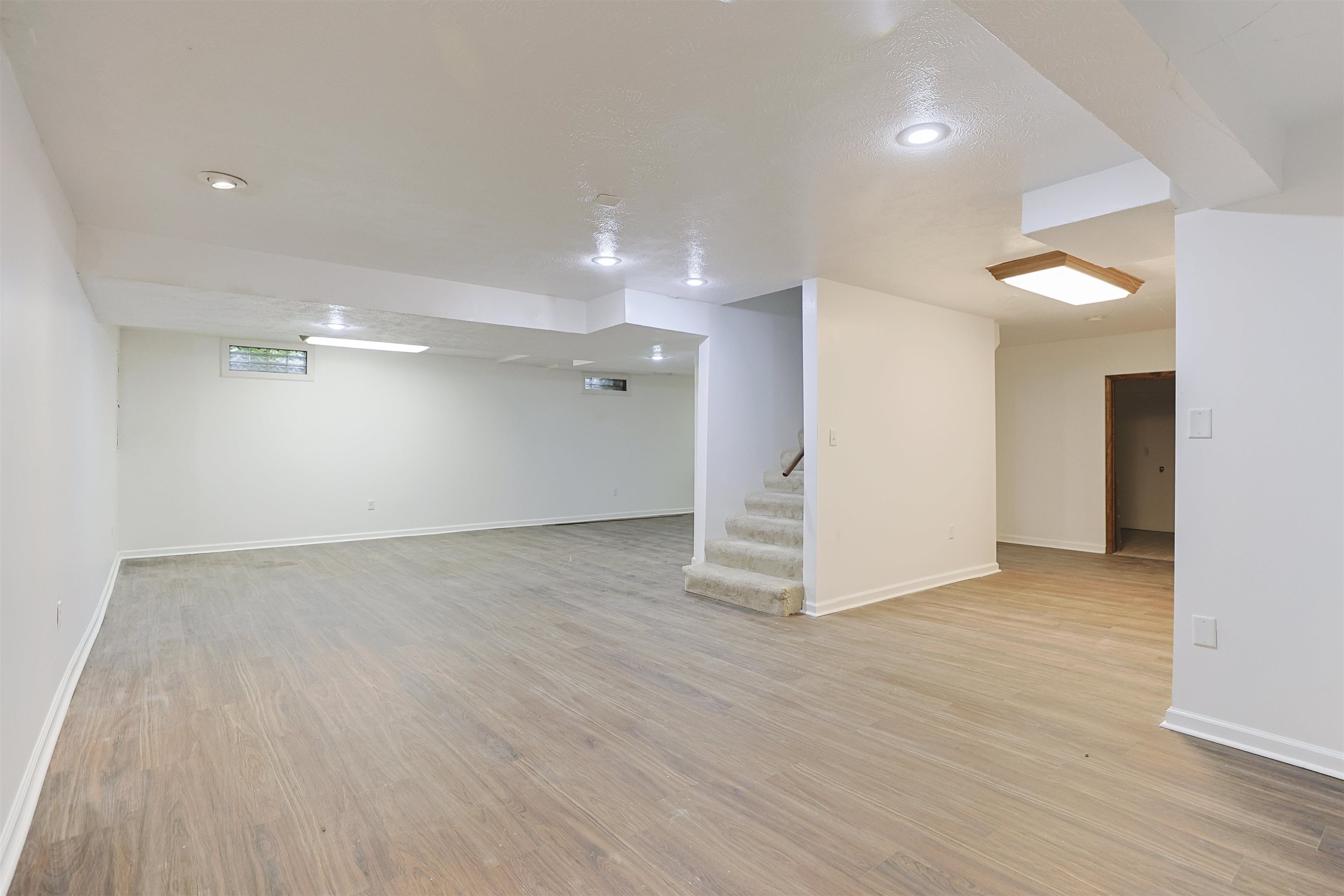 South Bend, Indiana, 46614, United States, 4 Bedrooms Bedrooms, ,4 BathroomsBathrooms,Residential,For Sale,1985327