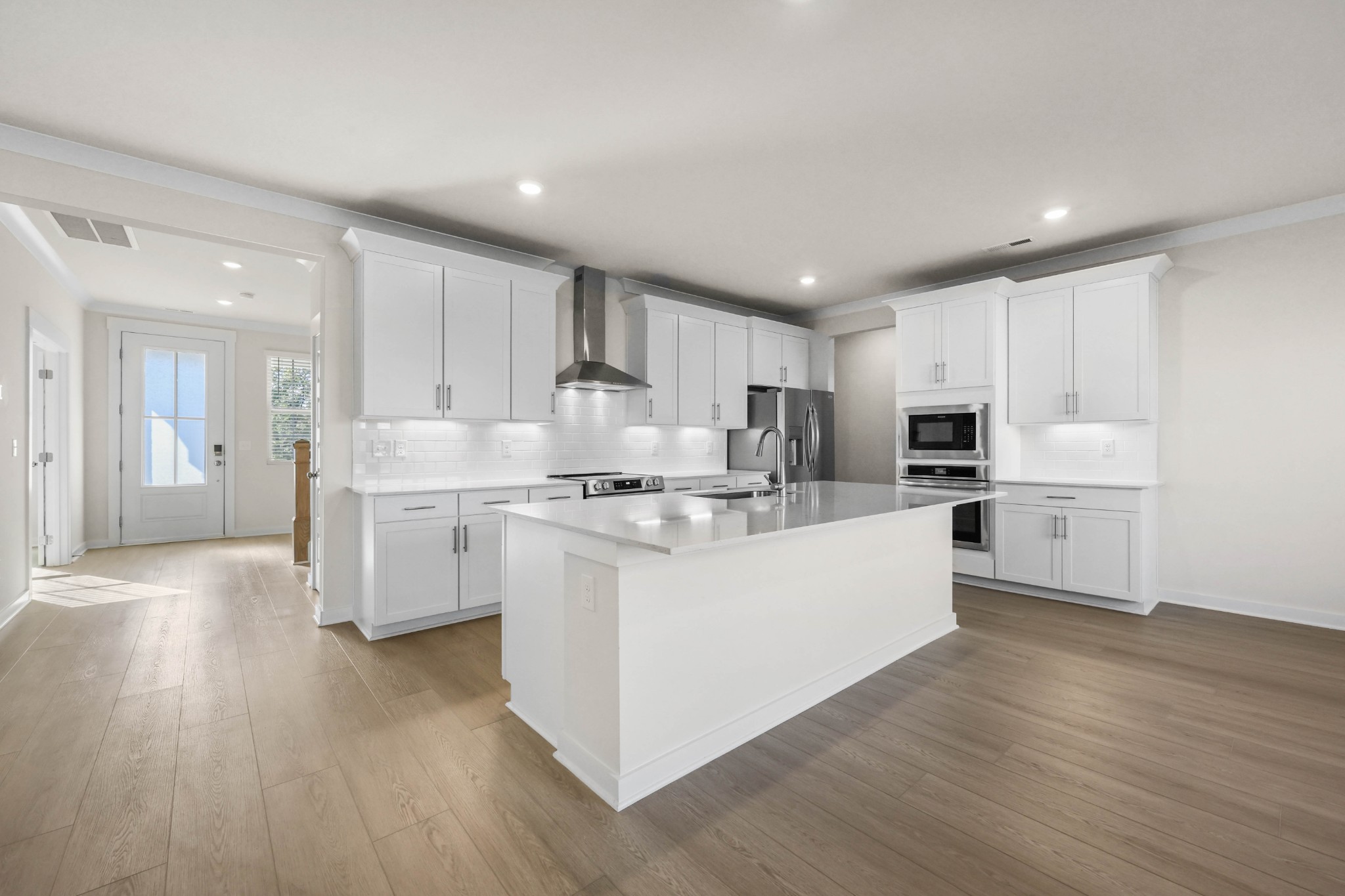 Clarksville, Tennessee, 37043, United States, 5 Bedrooms Bedrooms, ,5 BathroomsBathrooms,Residential,For Sale,1976524