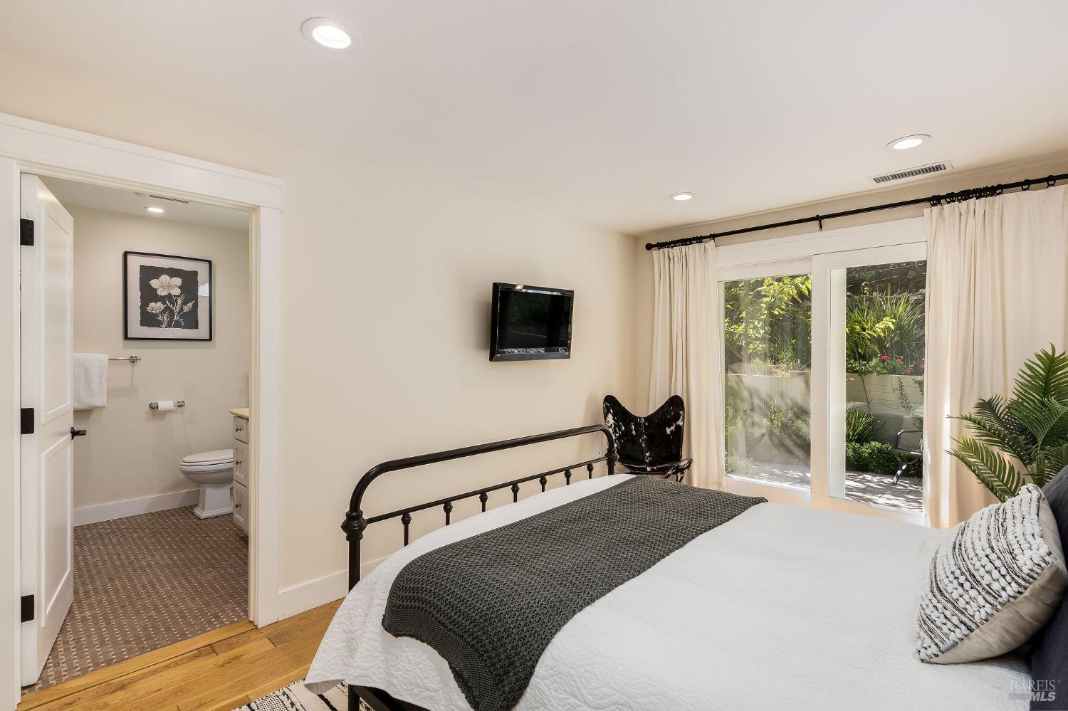 Calistoga, California, 94515, United States, 4 Bedrooms Bedrooms, ,5 BathroomsBathrooms,Residential,For Sale,1805301