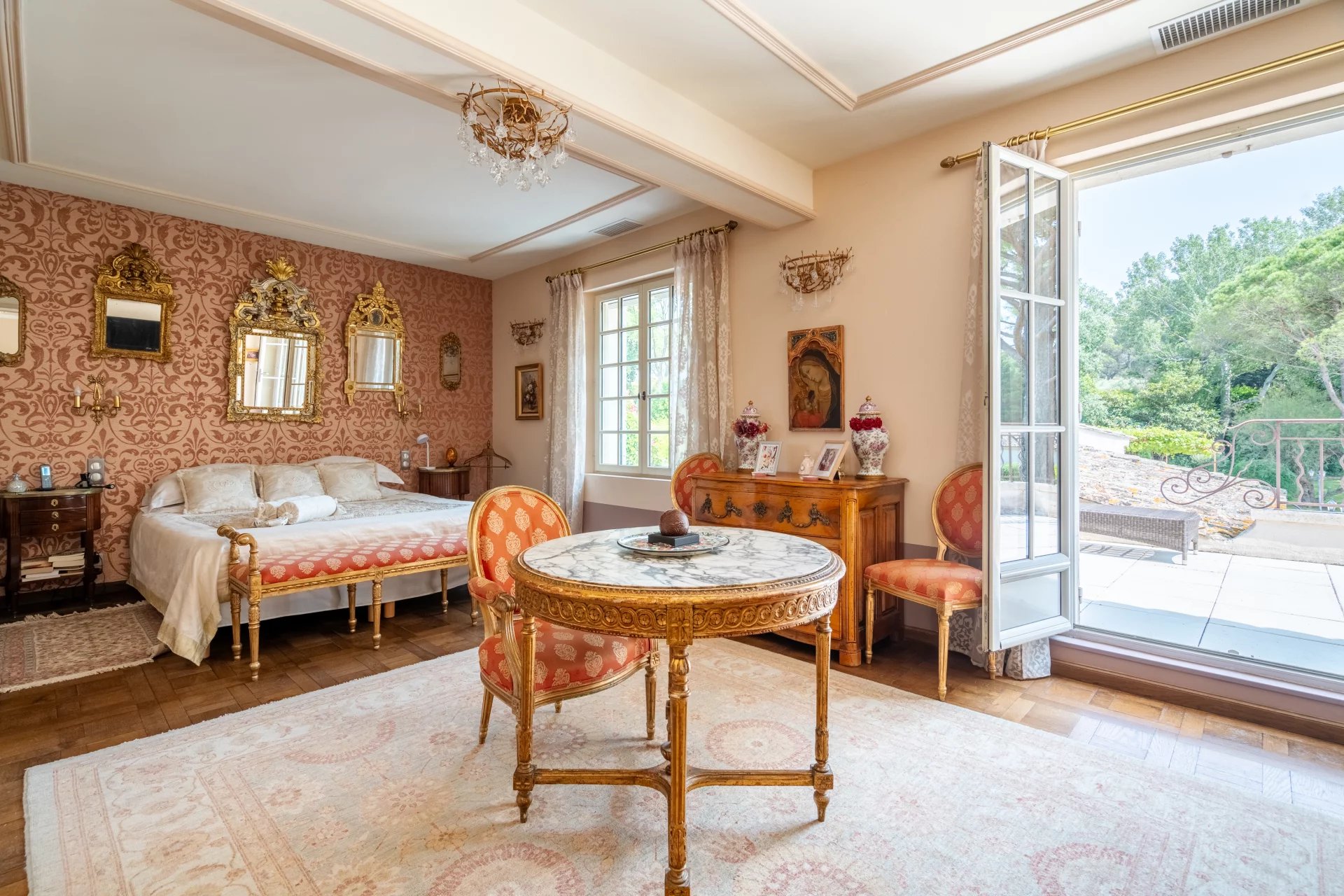 Arles, Provence-Alpes-Côte d’Azur, 13200, FR, ,Residential,For Sale,1987892