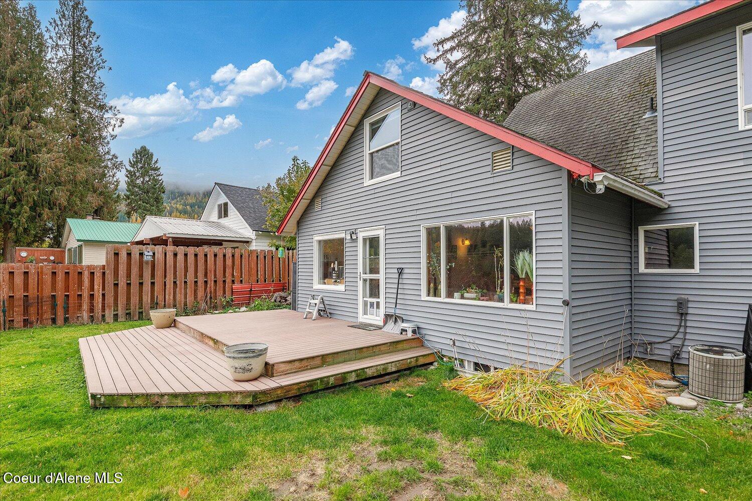 Metaline Falls, Washington, 99153, United States, 5 Bedrooms Bedrooms, ,3 BathroomsBathrooms,Residential,For Sale,1980097