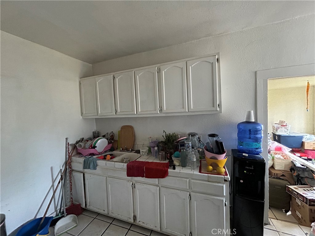 Los Angeles, California, 90011, United States, ,Residential,For Sale,1872569