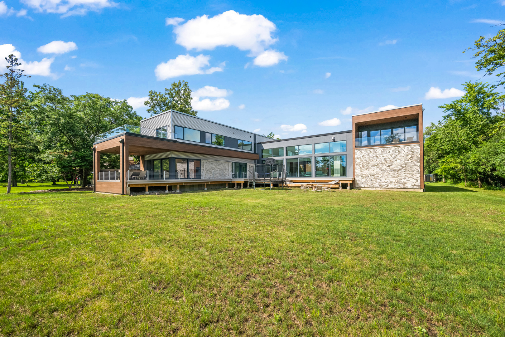 Glenview, Illinois, 60025, United States, 6 Bedrooms Bedrooms, ,8 BathroomsBathrooms,Residential,For Sale,1941643