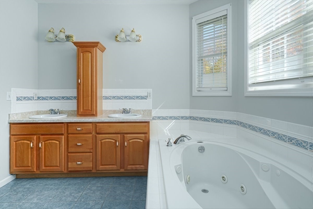 Milford, Massachusetts, 01757, United States, 2 Bedrooms Bedrooms, ,2 BathroomsBathrooms,Residential,For Sale,1982963