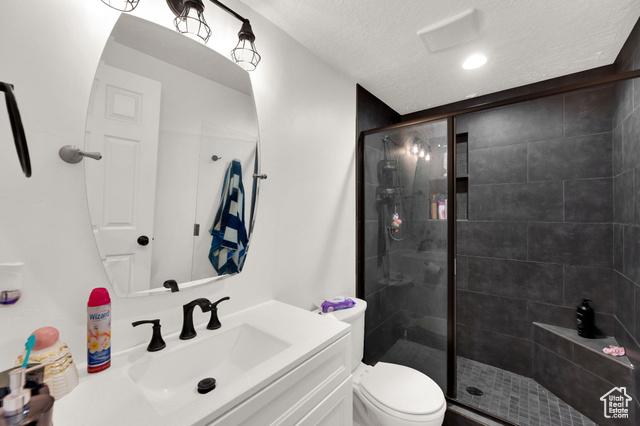 West Valley City, Utah, 84128, United States, 6 Bedrooms Bedrooms, ,3 BathroomsBathrooms,Residential,For Sale,1976831