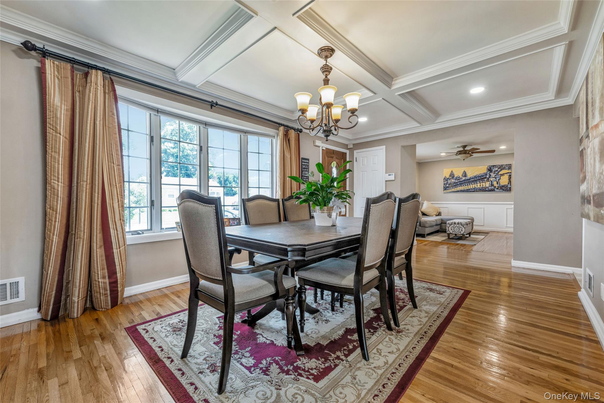Seaford, New York, 11783, United States, 4 Bedrooms Bedrooms, ,2 BathroomsBathrooms,Residential,For Sale,1939817