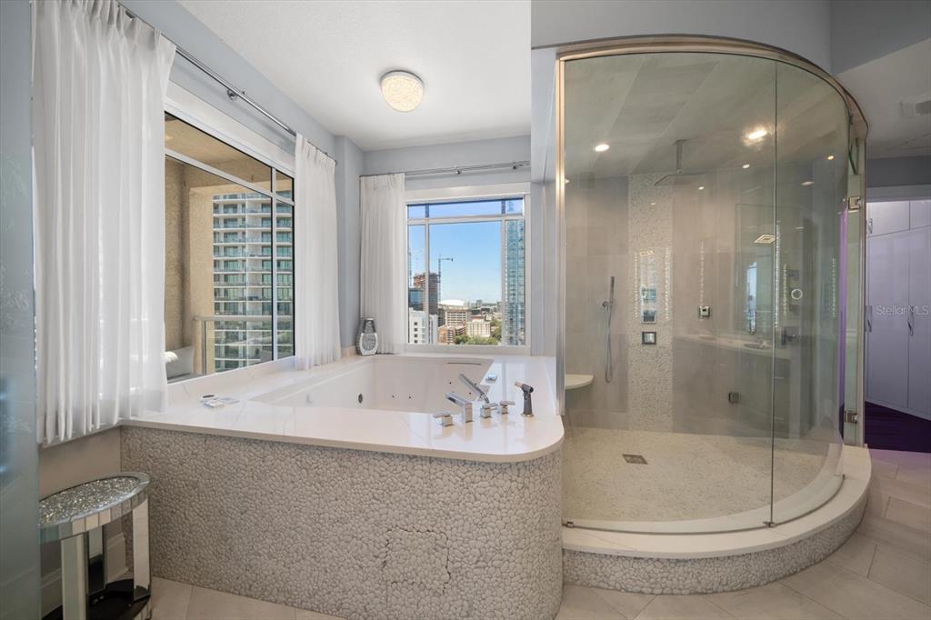 100 Beach Drive NE Unit 1900, St Petersburg, Florida, 33701, United States, 4 Bedrooms Bedrooms, ,6 BathroomsBathrooms,Residential,For Sale,100 Beach Drive NE Unit 1900,1618672