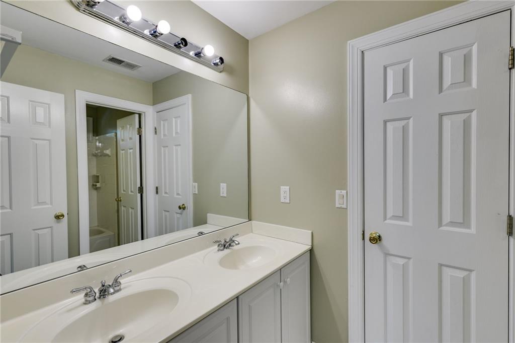 Atlanta, Georgia, 30350, United States, 6 Bedrooms Bedrooms, ,5 BathroomsBathrooms,Residential,For Sale,1900551