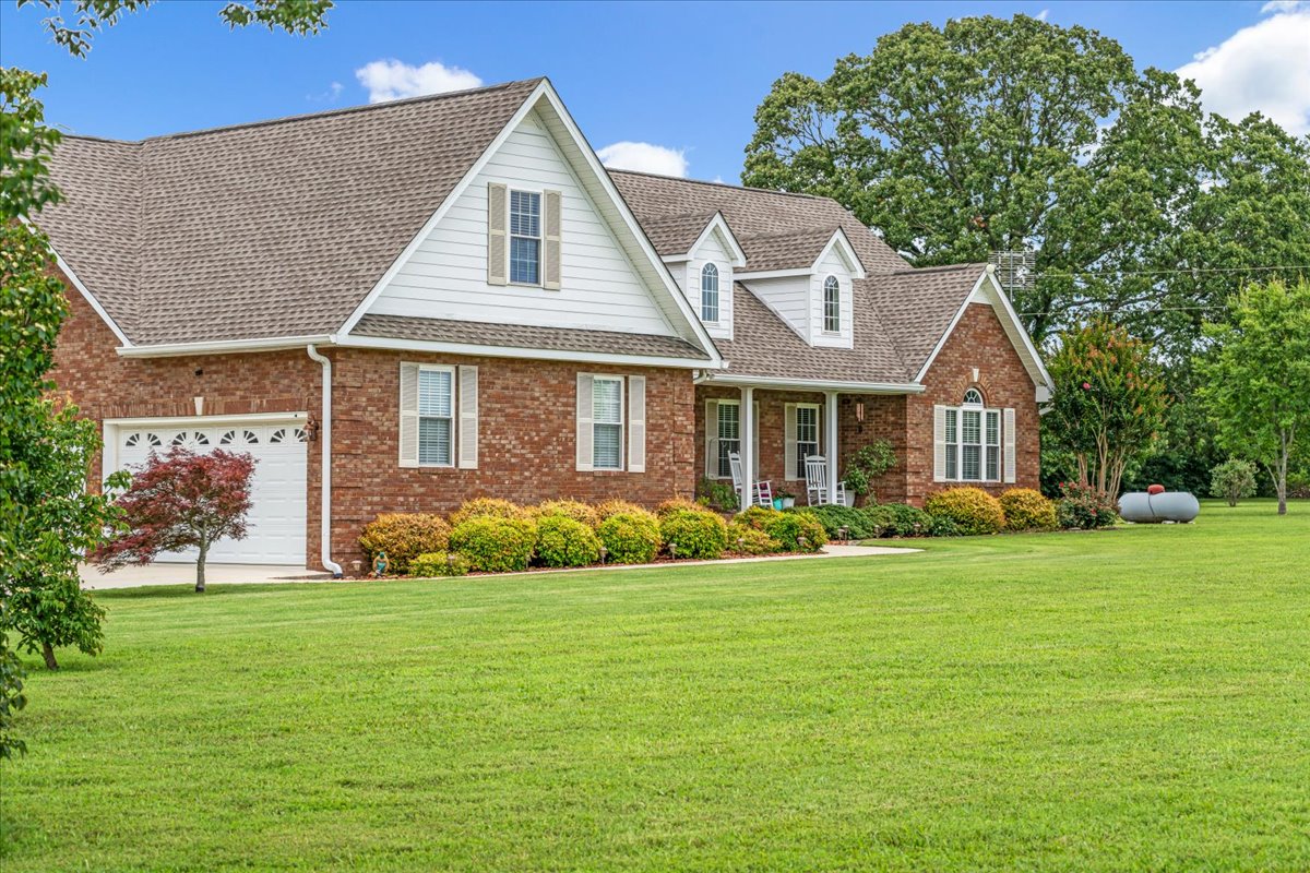 Winchester, Tennessee, 37398, United States, 4 Bedrooms Bedrooms, ,2 BathroomsBathrooms,Residential,For Sale,1921635