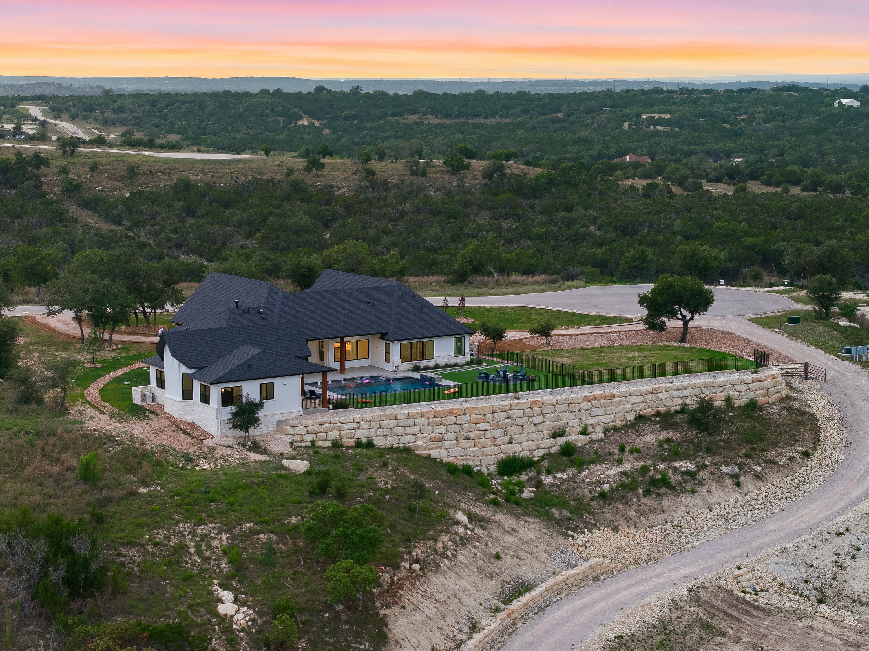  598 Lookout Mountain Road, Johnson City, TX 78636 - 物件實景