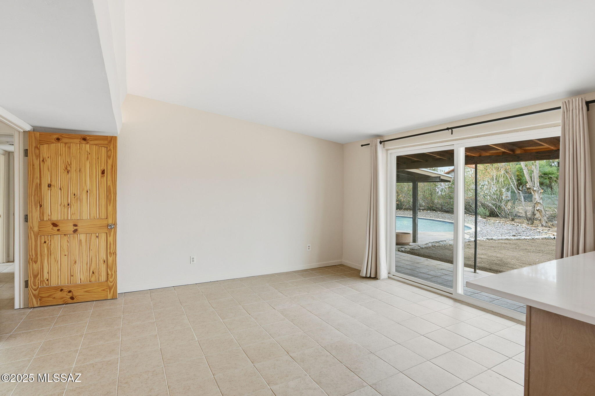 Tucson, Arizona, 85745, United States, 3 Bedrooms Bedrooms, ,3 BathroomsBathrooms,Residential,For Sale,1997512