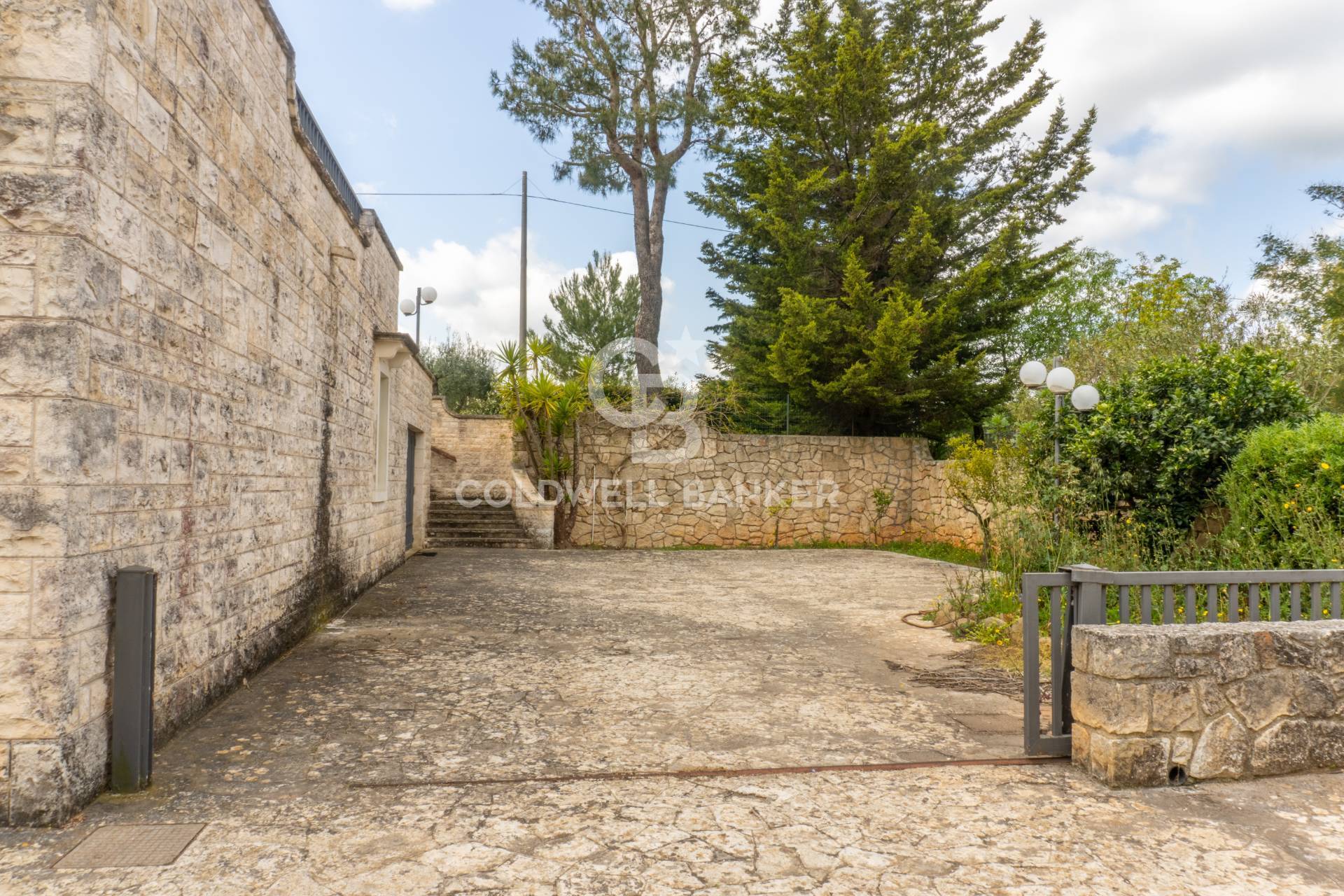 Fasano, Brindisi, 72015, IT, 8 Bedrooms Bedrooms, ,6 BathroomsBathrooms,Residential,For Sale,1787397