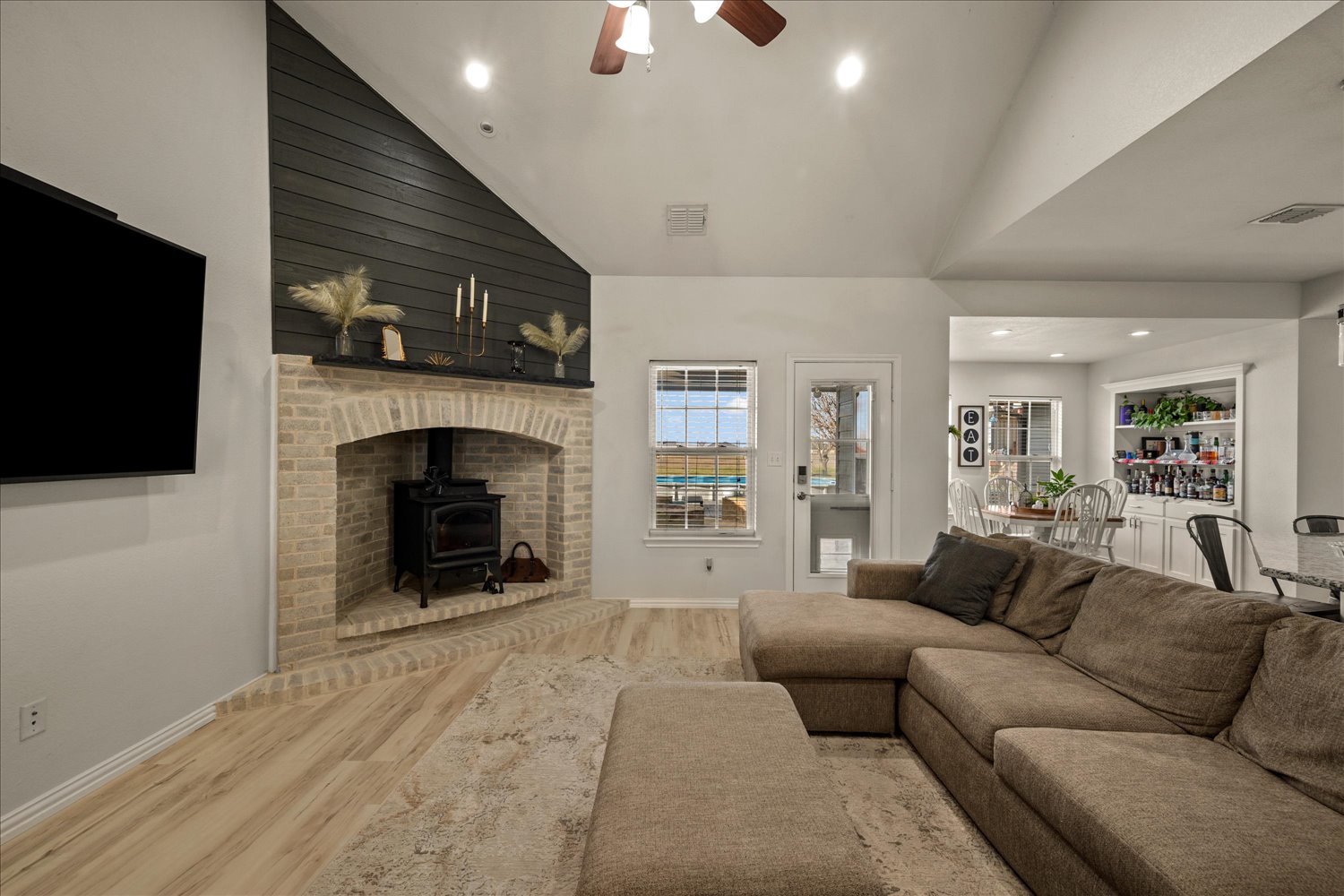 Caddo Mills, Texas, 75135, United States, 3 Bedrooms Bedrooms, ,2 BathroomsBathrooms,Residential,For Sale,2010316