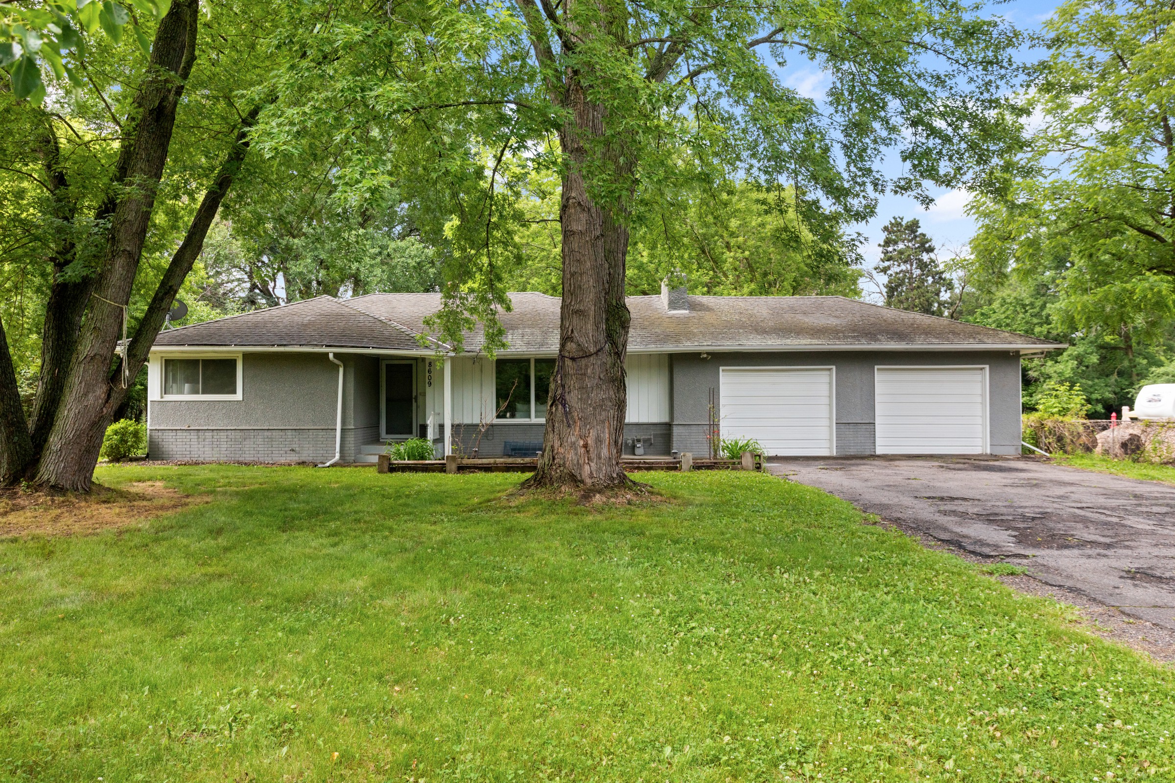  8609 West River Road, Brooklyn Park, MN 55444 - 物件實景