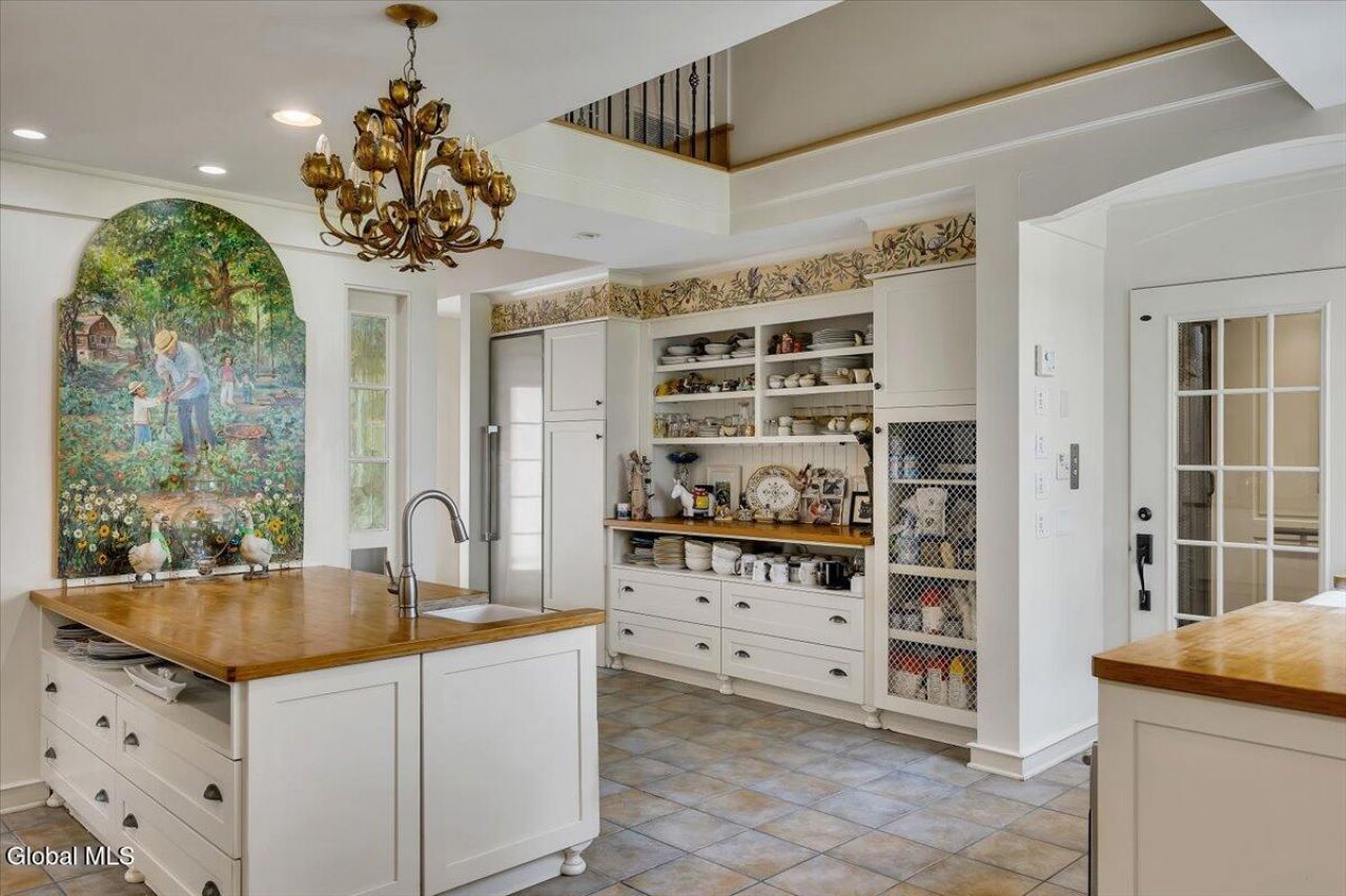 Queensbury, New York, 12804, United States, 4 Bedrooms Bedrooms, ,4 BathroomsBathrooms,Residential,For Sale,2003440