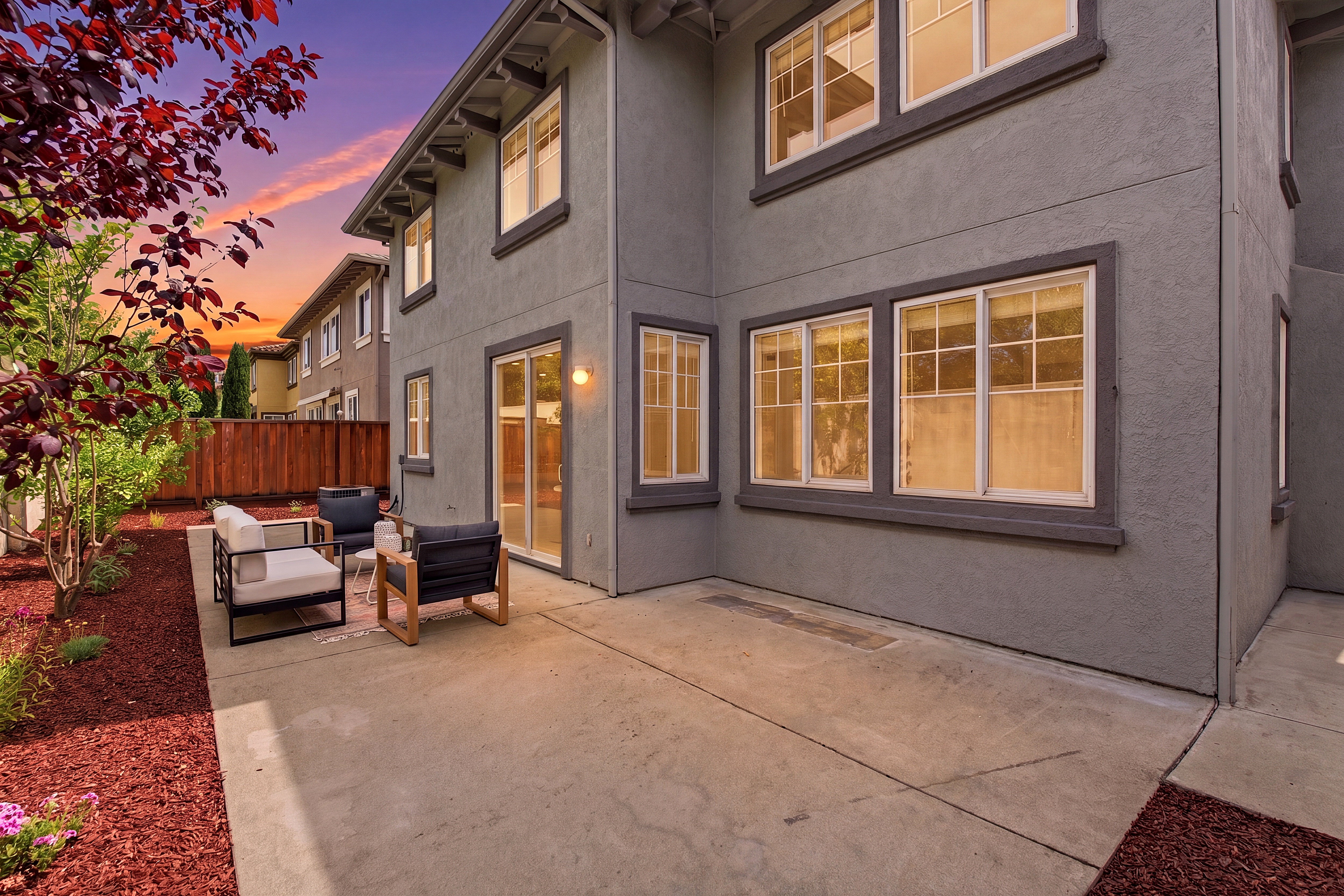  Beautifully Updated Henry Ranch Home with Scenic Views and Modern Comfort - 物件實景