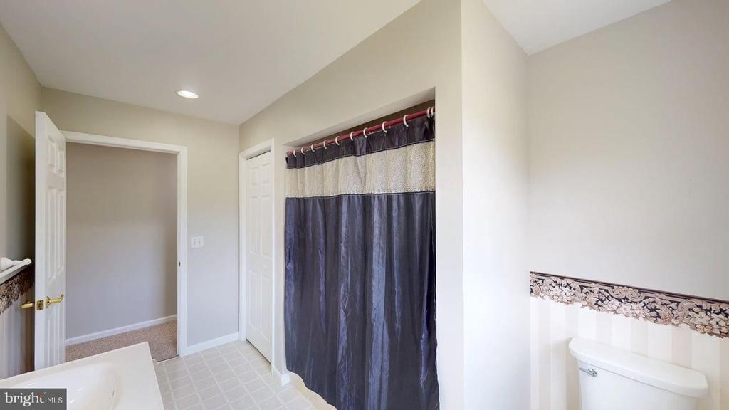 MATHIAS, West Virginia, 26812, United States, 3 Bedrooms Bedrooms, ,3 BathroomsBathrooms,Residential,For Sale,1898386