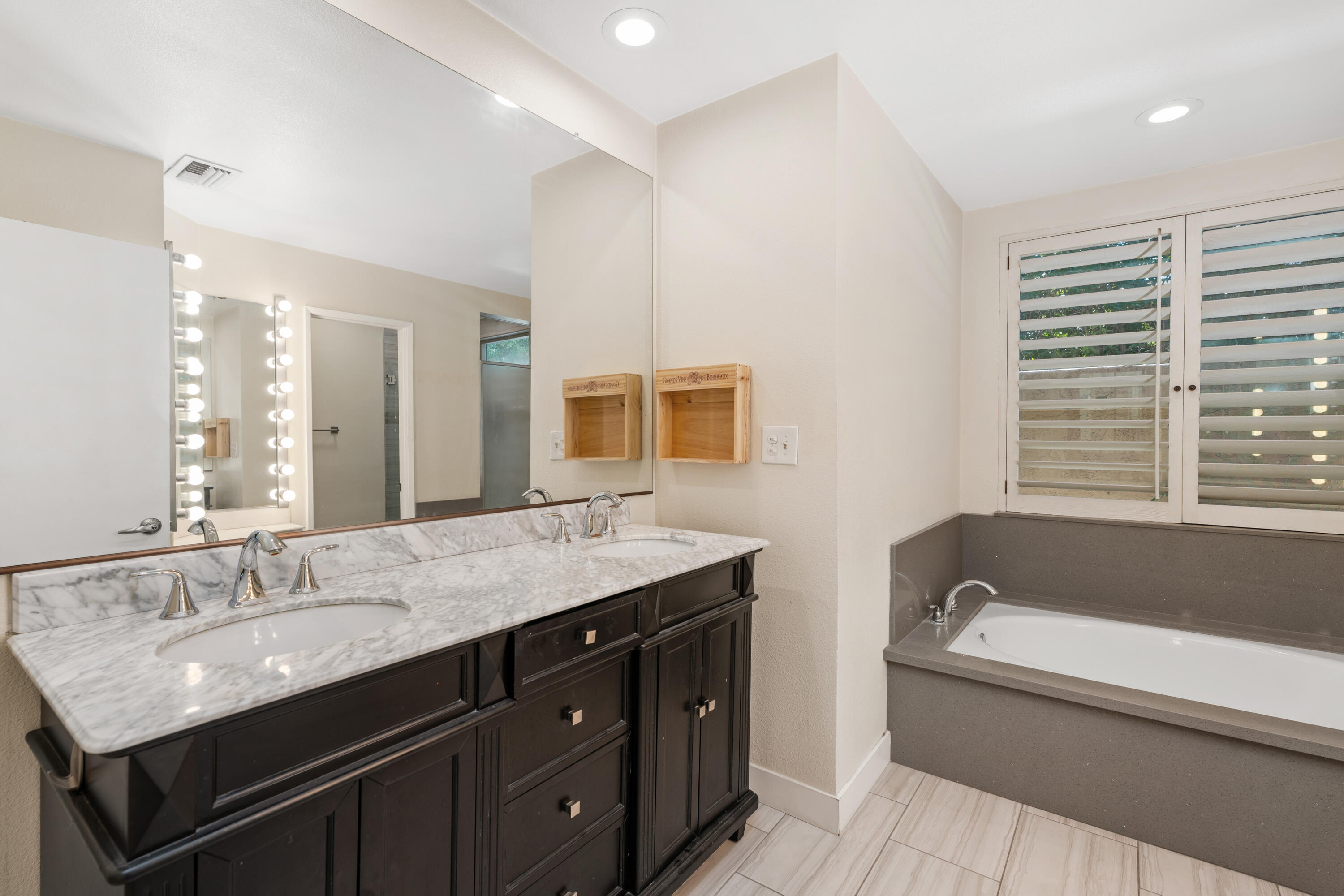 Rancho Mirage, California, 92270, United States, 2 Bedrooms Bedrooms, ,2 BathroomsBathrooms,Residential,For Sale,2002024