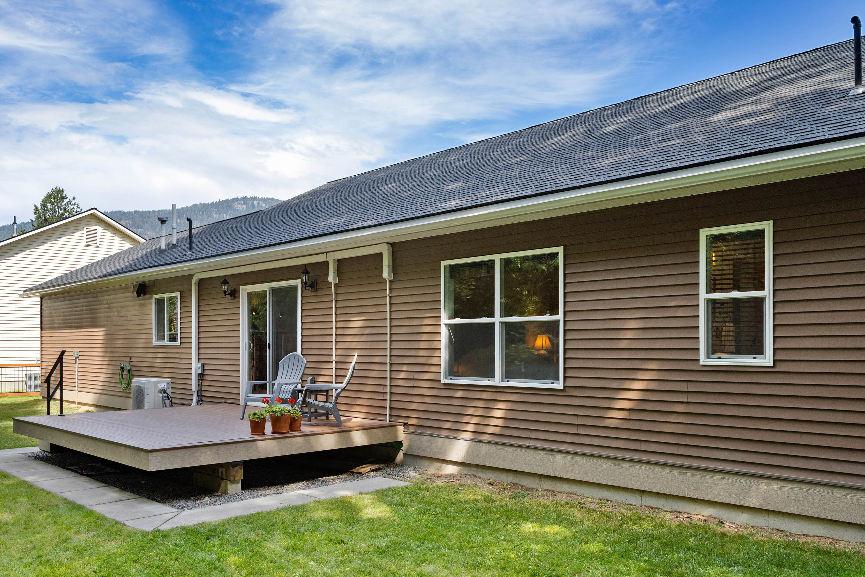 Sandpoint, Idaho, 83864, United States, 3 Bedrooms Bedrooms, ,2 BathroomsBathrooms,Residential,For Sale,1975029