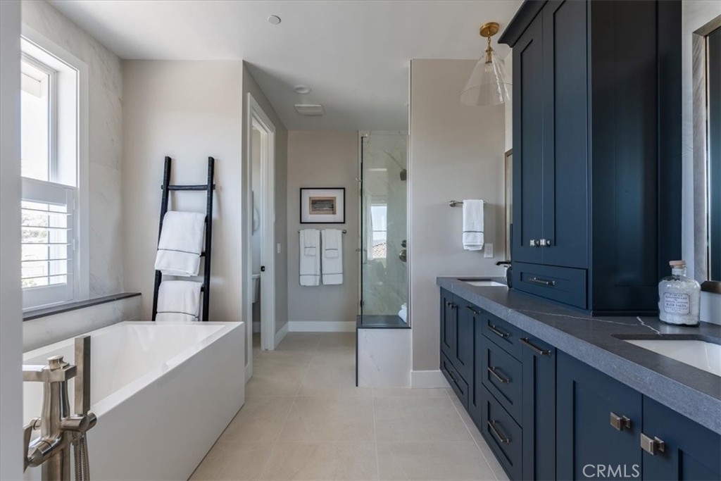 San Luis Obispo, California, 93401, United States, 5 Bedrooms Bedrooms, ,6 BathroomsBathrooms,Residential,For Sale,2008963