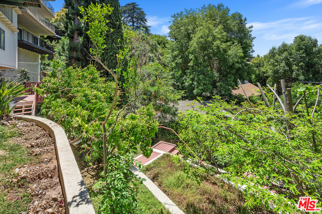 Los Angeles, California, 90027, United States, 3 Bedrooms Bedrooms, ,3 BathroomsBathrooms,Residential,For Sale,1866547