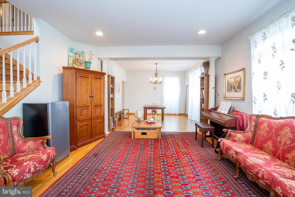 Plainsboro, New Jersey, 08536, United States, 4 Bedrooms Bedrooms, ,6 BathroomsBathrooms,Residential,For Sale,2008858