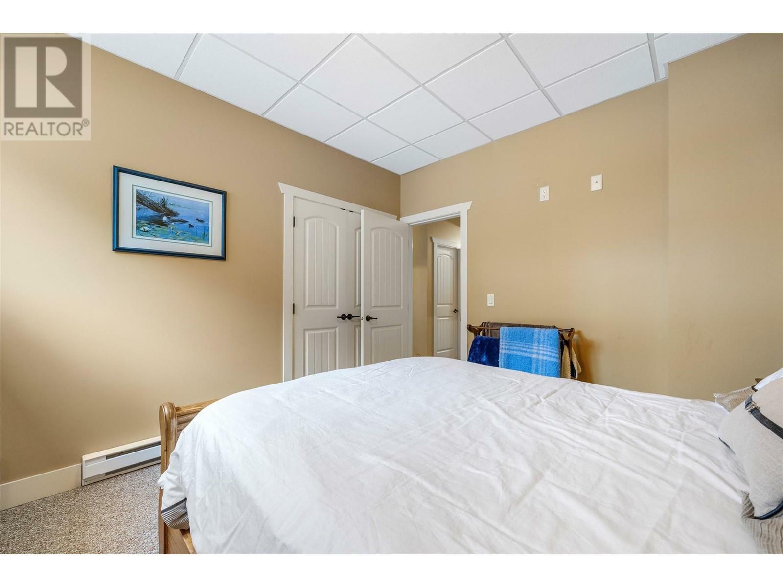 KELOWNA, British Columbia, V1P 1R7, CA, 5 Bedrooms Bedrooms, ,3 BathroomsBathrooms,Residential,For Sale,1837327