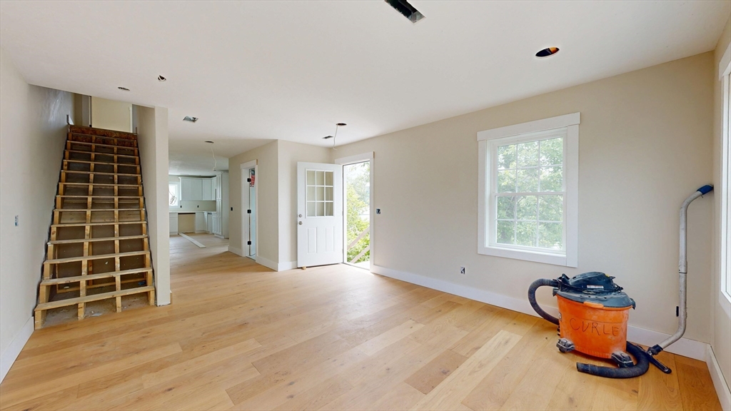 Worcester, Massachusetts, 01606, United States, 2 Bedrooms Bedrooms, ,2 BathroomsBathrooms,Residential,For Sale,1876220