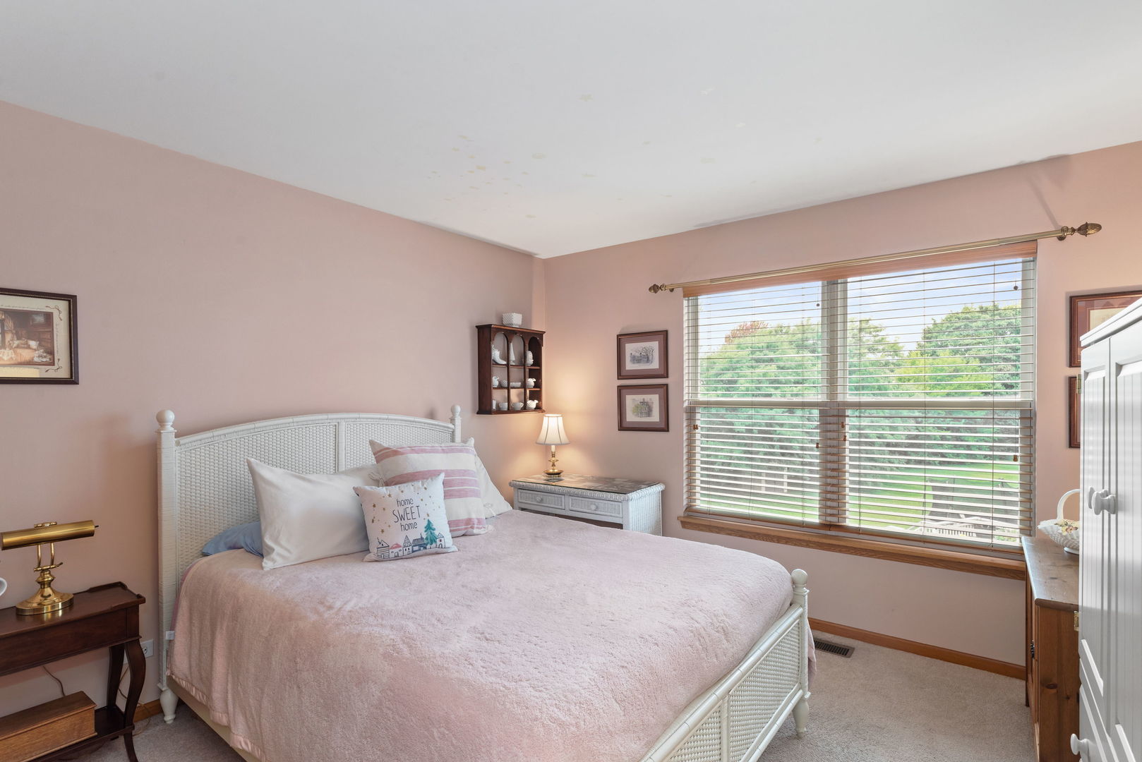 Round Lake, Illinois, 60073, United States, 4 Bedrooms Bedrooms, ,3 BathroomsBathrooms,Residential,For Sale,1938546