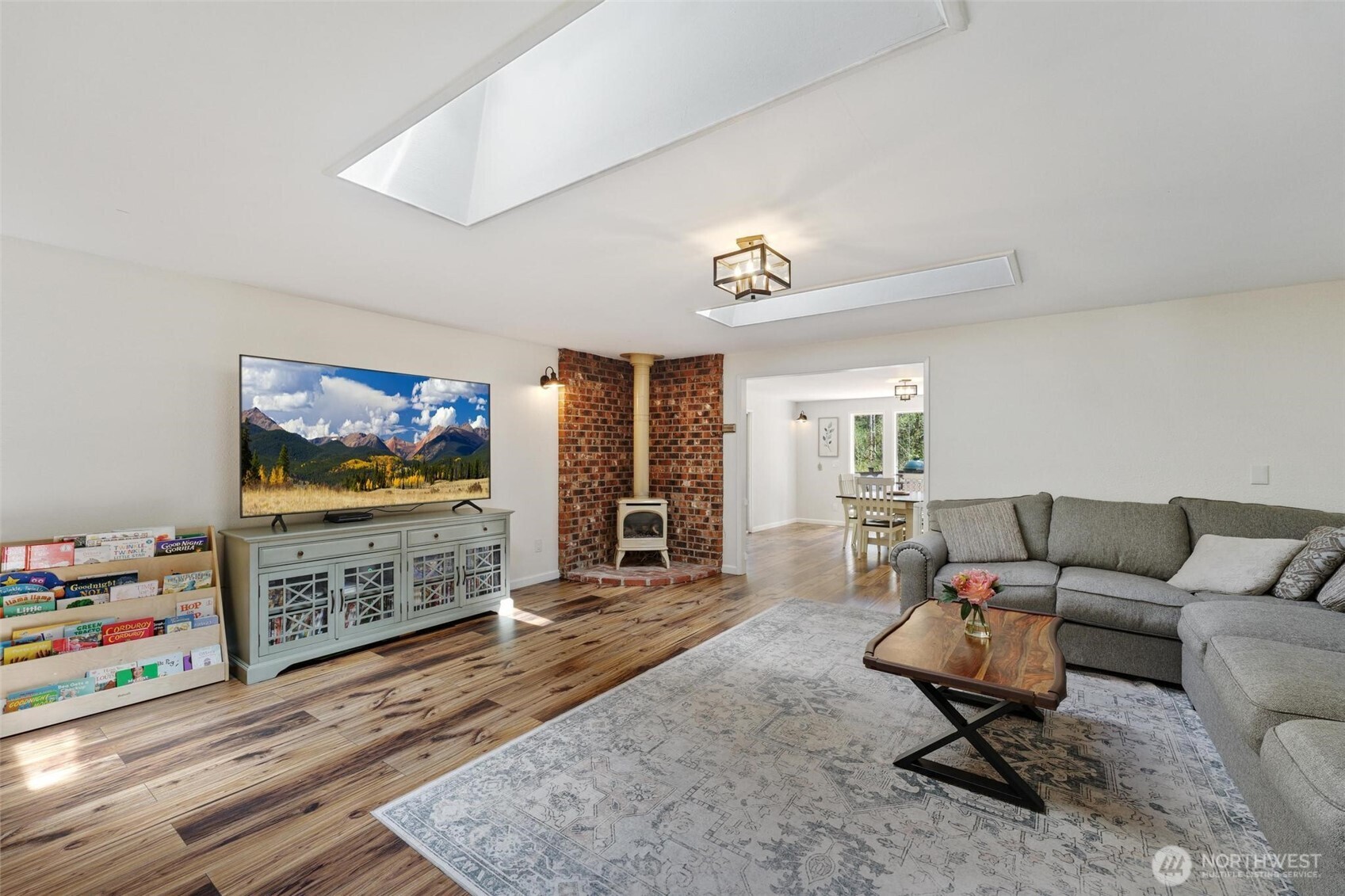 Gig Harbor, Washington, 98332, United States, 3 Bedrooms Bedrooms, ,1 BathroomBathrooms,Residential,For Sale,1907561
