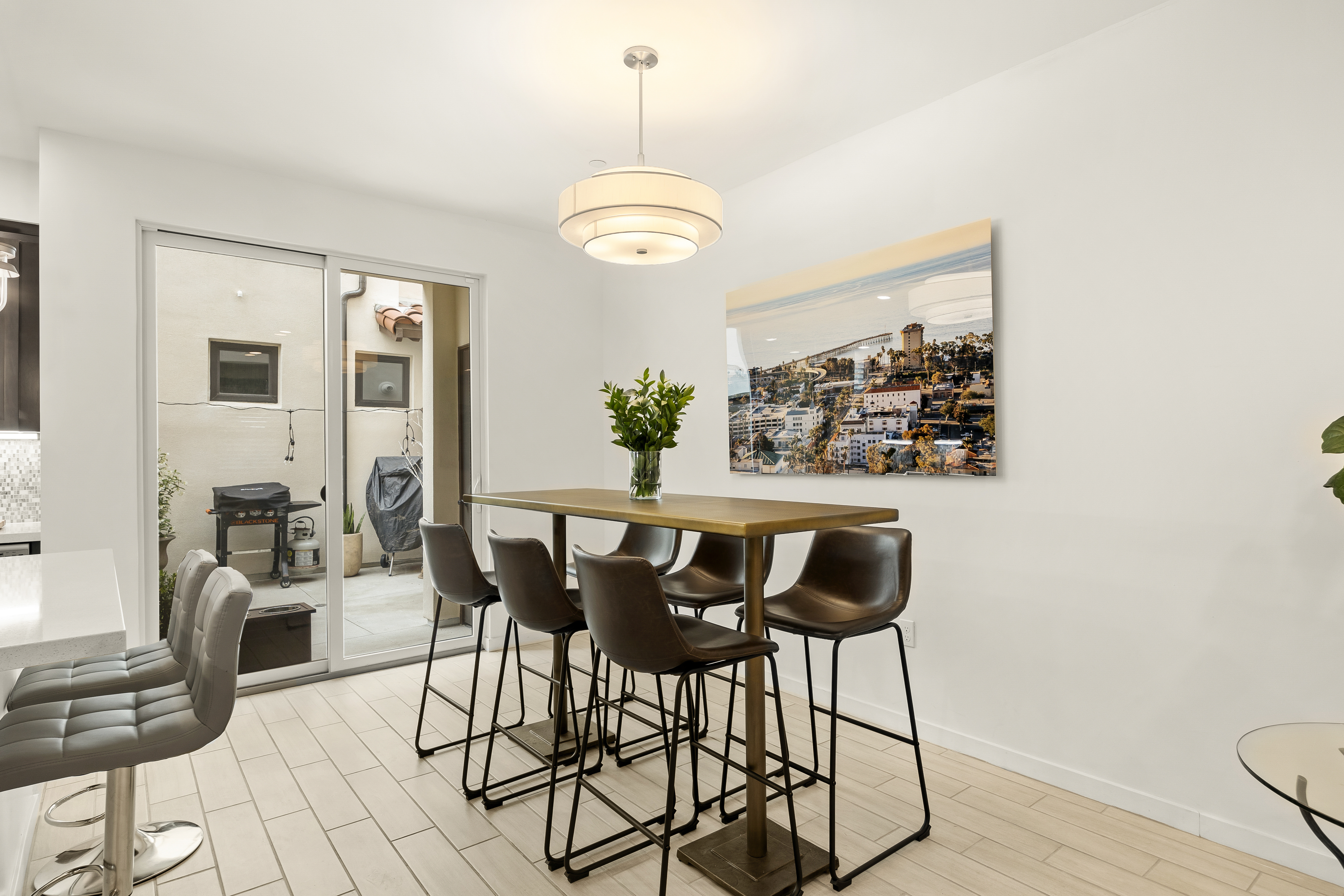  1536 East Thompson Boulevard, Ventura, CA 93001 - 物件實景