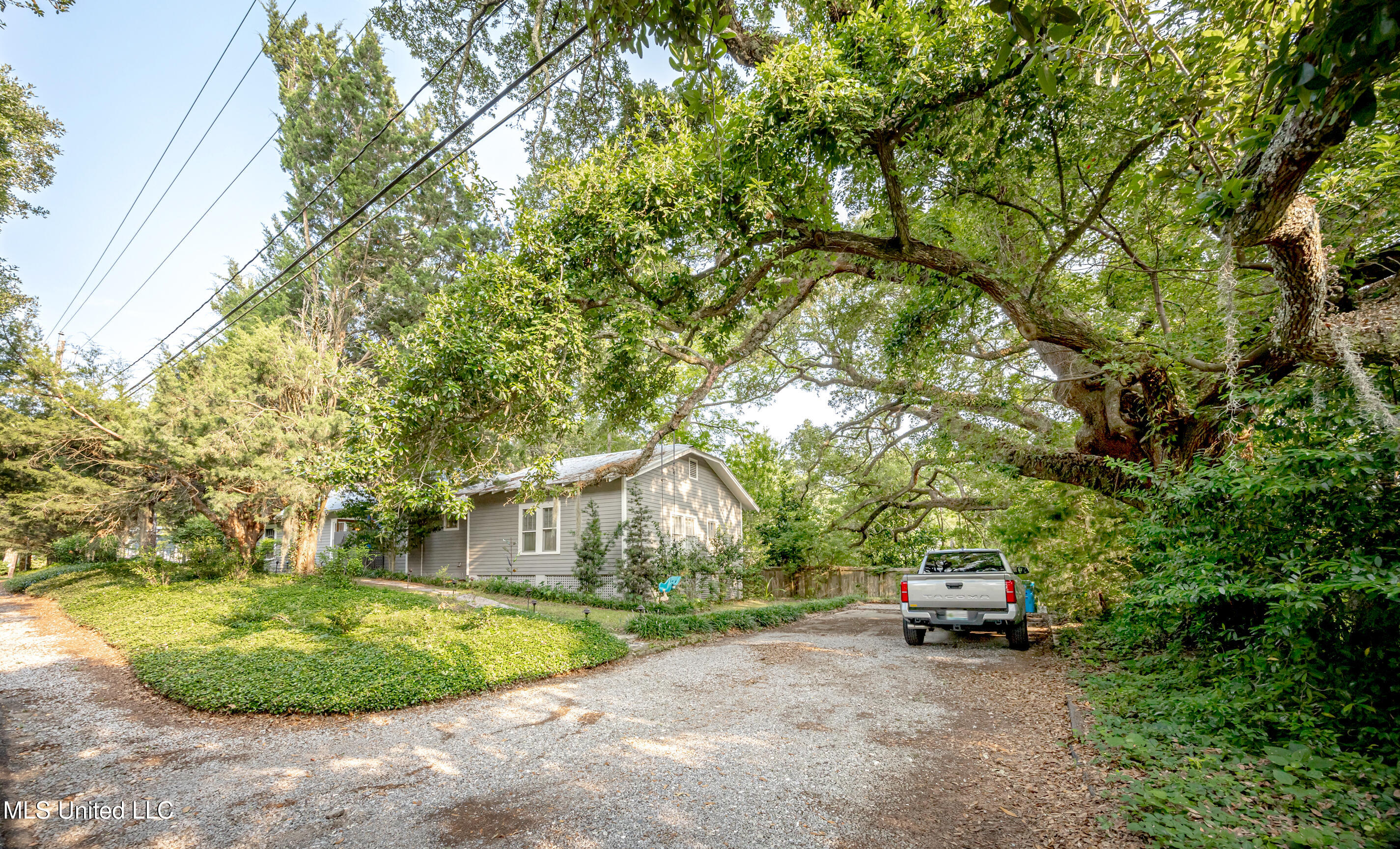 Ocean Springs, Mississippi, 39564, United States, 3 Bedrooms Bedrooms, ,2 BathroomsBathrooms,Residential,For Sale,1987573
