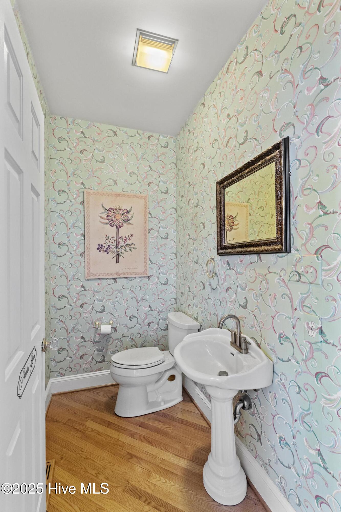 Jacksonville, North Carolina, 28540, United States, 4 Bedrooms Bedrooms, ,5 BathroomsBathrooms,Residential,For Sale,1944565