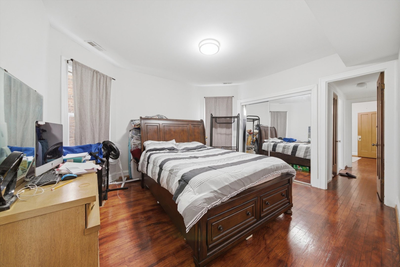 Chicago, Illinois, 60659, United States, 9 Bedrooms Bedrooms, ,Residential,For Sale,2040474