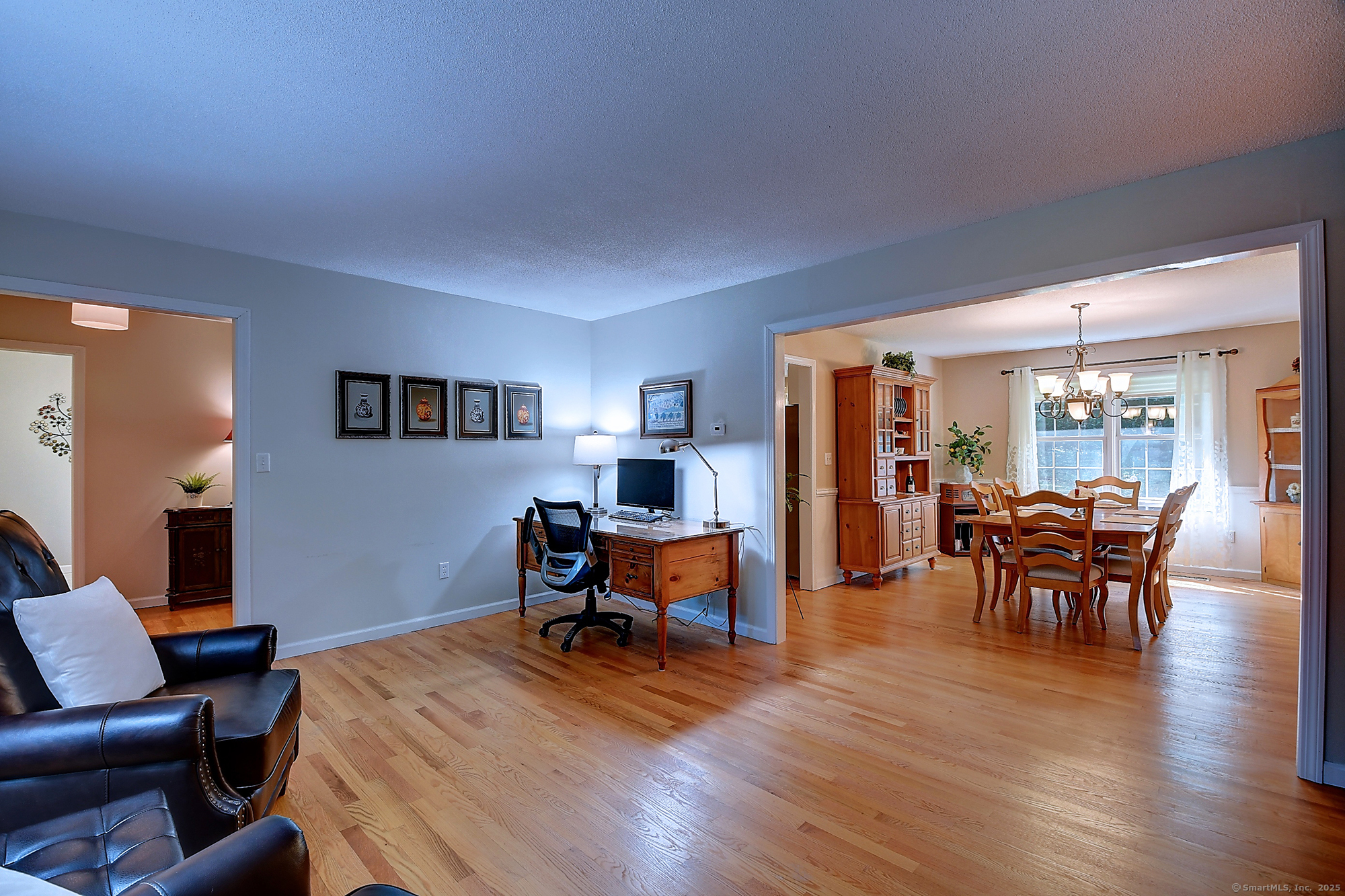 Cheshire, Connecticut, 06410, United States, 3 Bedrooms Bedrooms, ,3 BathroomsBathrooms,Residential,For Sale,1987474