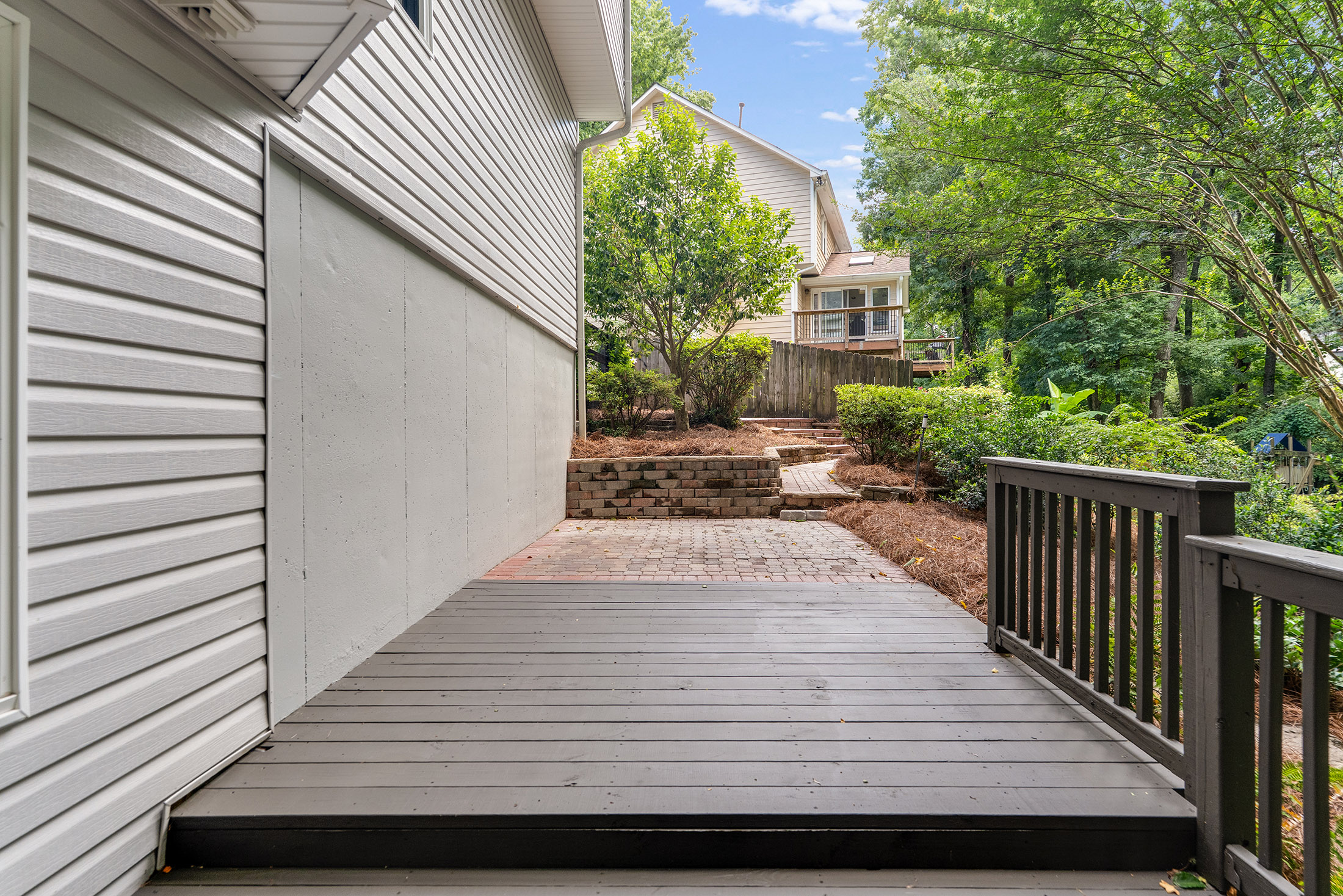  Exceptional Value in Mannings Ridge with Major Updates Throughout - 物件實景