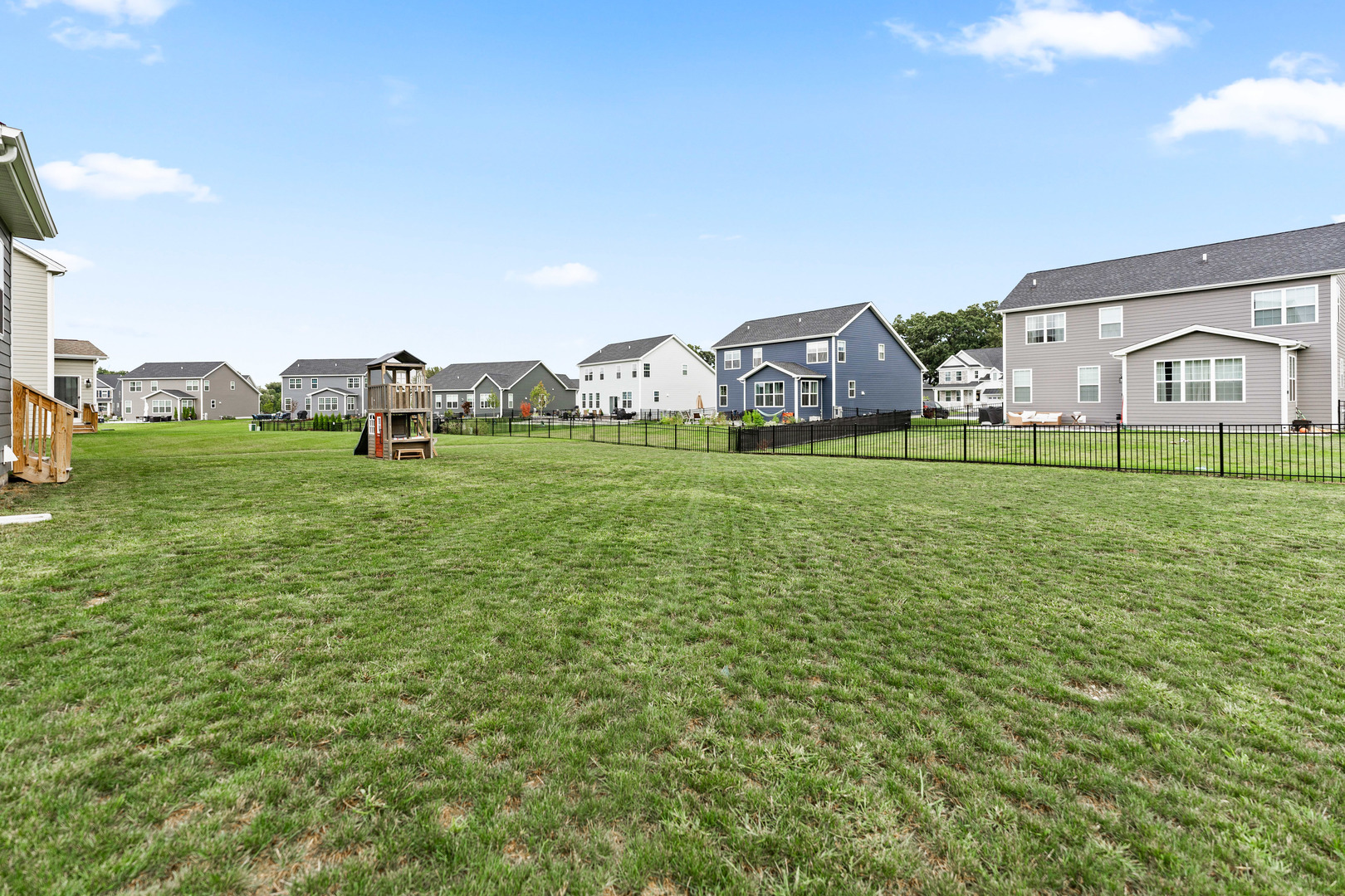 Elgin, Illinois, 60124, United States, 4 Bedrooms Bedrooms, ,3 BathroomsBathrooms,Residential,For Sale,1941075