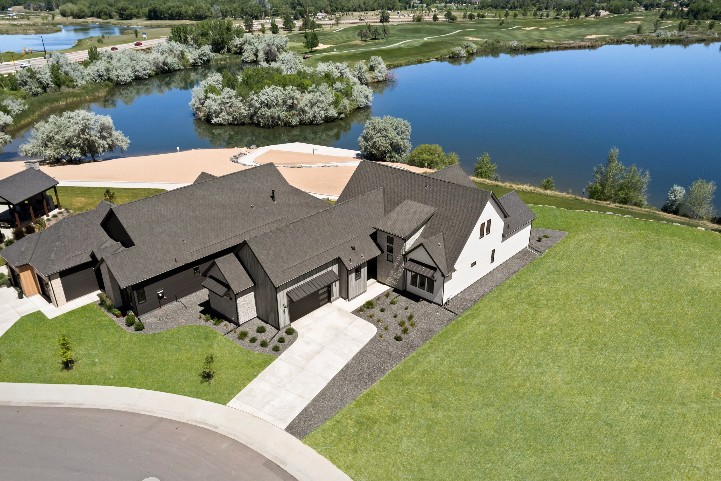  Water Valley Lakefront Living Located on one of the Best Lots - 物件實景
