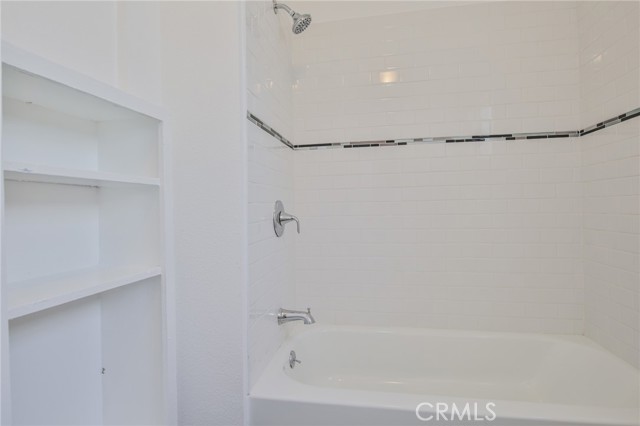 Los Angeles, California, 90002, United States, 5 Bedrooms Bedrooms, ,Residential,For Sale,2008147