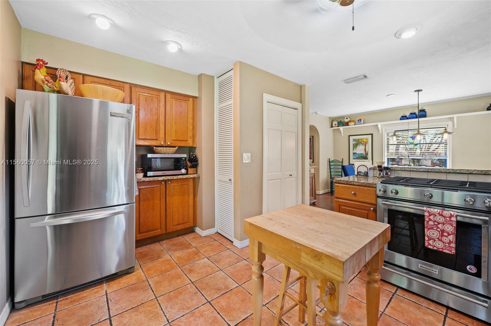 Pinecrest, Florida, 33156, United States, 2 Bedrooms Bedrooms, ,2 BathroomsBathrooms,Residential,For Sale,1885359