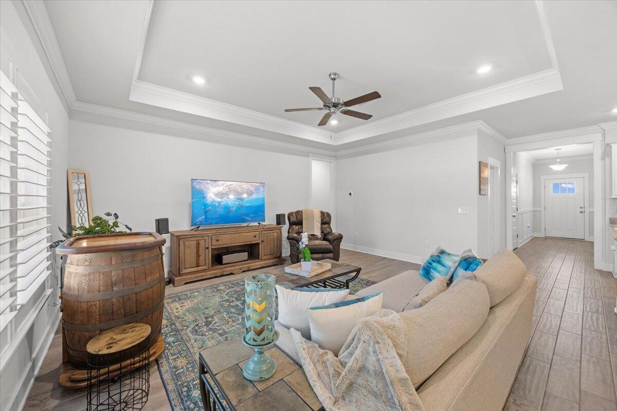 Gulf Breeze, Florida, 32563, United States, 4 Bedrooms Bedrooms, ,3 BathroomsBathrooms,Residential,For Sale,1933407